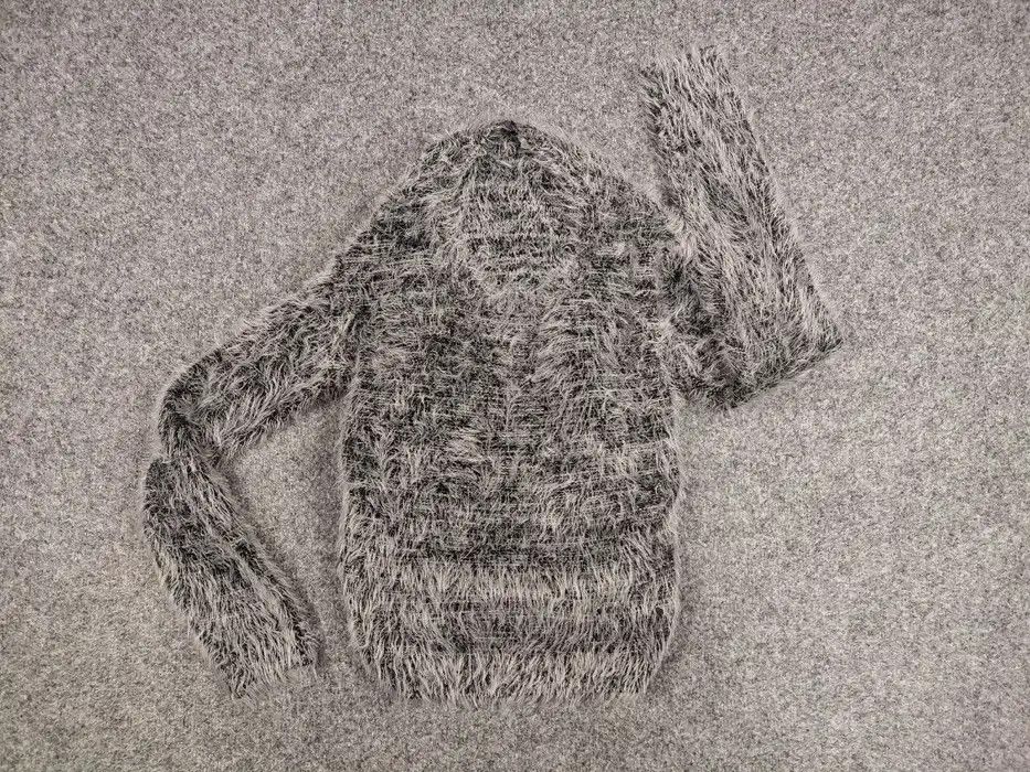 Japanese Brand Vintage 90's Japanese Gray Mohair Style Fuzzy Sweater Hype Size M / US 6-8 / IT 42-44 - 5 Thumbnail