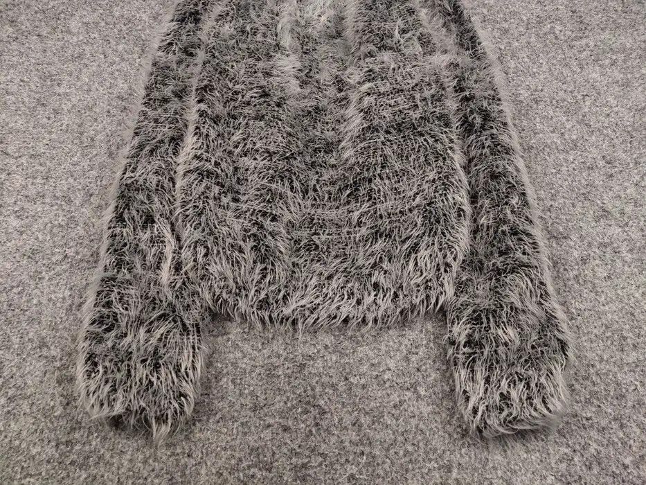 Japanese Brand Vintage 90's Japanese Gray Mohair Style Fuzzy Sweater Hype Size M / US 6-8 / IT 42-44 - 4 Thumbnail