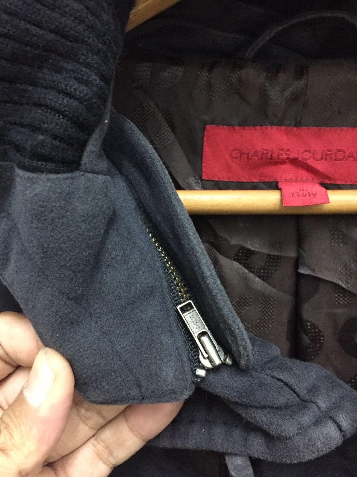 Charles Jourdan Charles Jourdan Italy Cupro Long Jacket Size US L / EU 52-54 / 3 - 11 Thumbnail