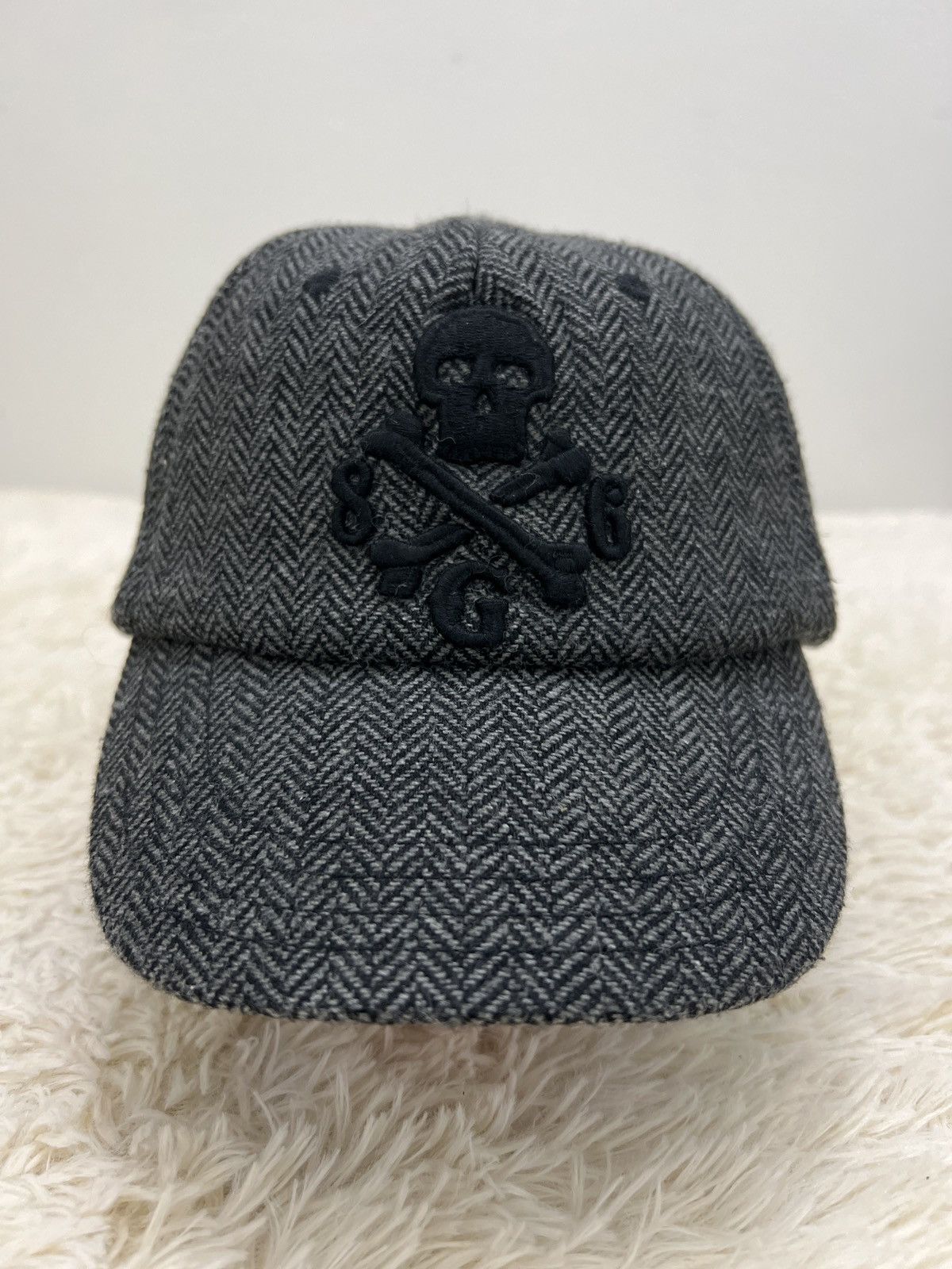 Hat Gaps Designed
