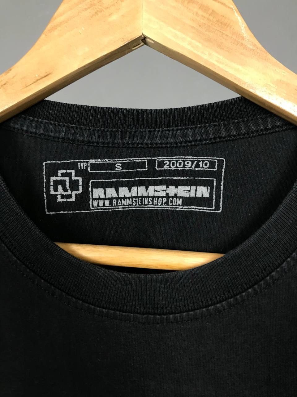 Band Tees Rammstein 2010 vintage rock band tour tee Size US S / EU 44-46 / 1 - 5 Thumbnail