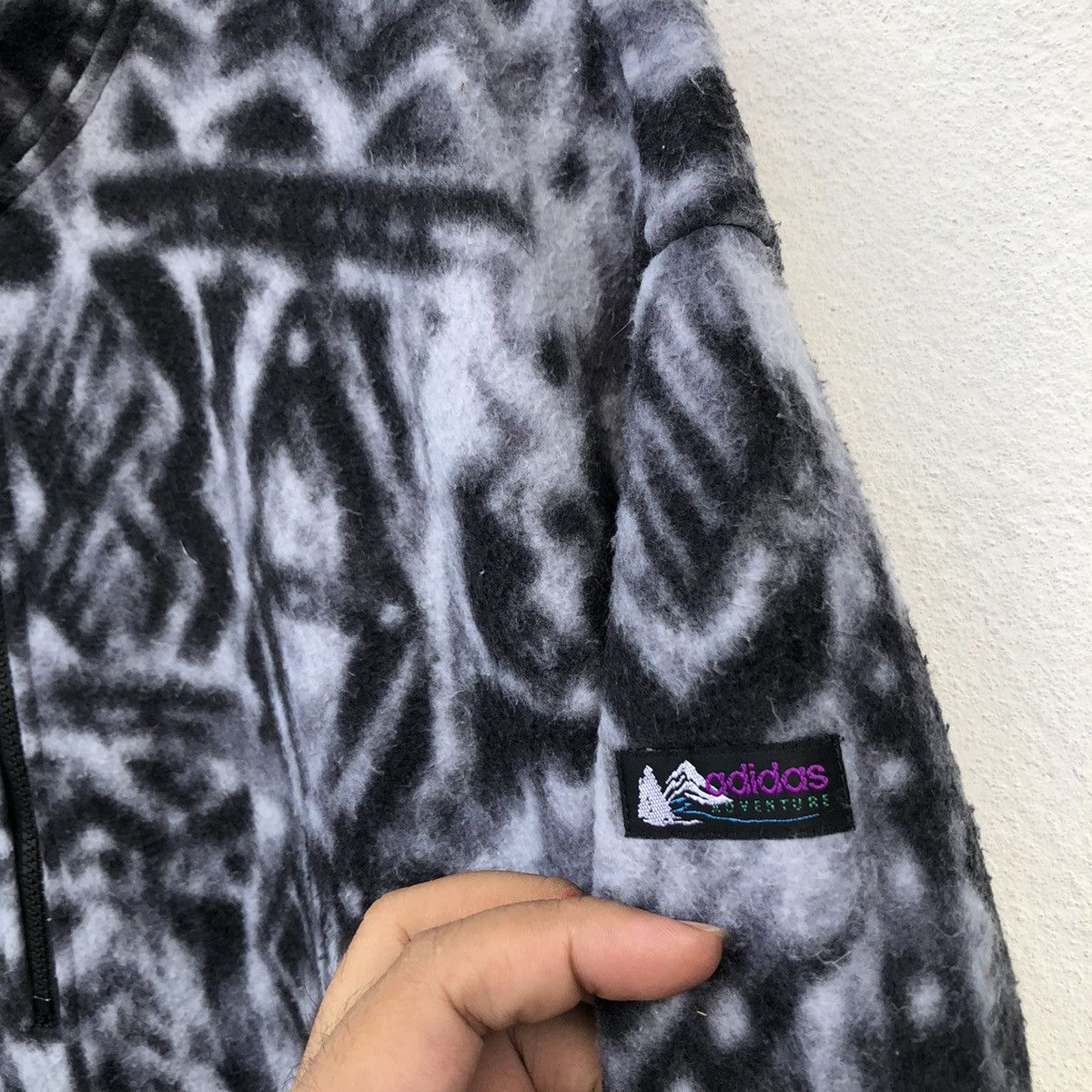 Adidas VINTAGE ADIDAS ADVENTURE FLEECE JACKET NAVAJO DESIGN Size US M / EU 48-50 / 2 - 7 Thumbnail