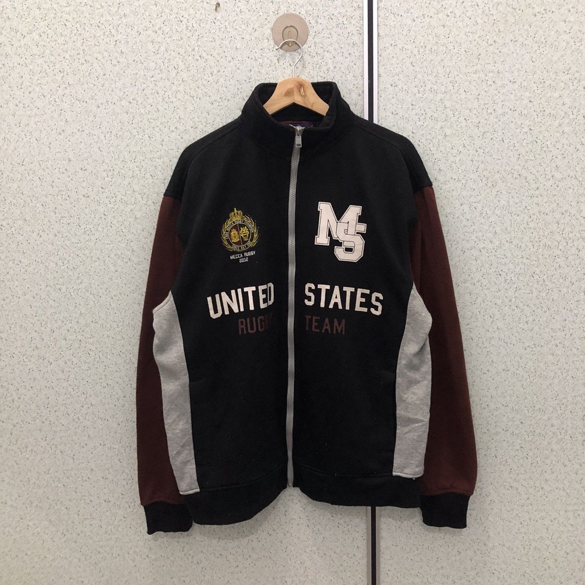 Japanese Brand ZIPPER JACKET RUGBY TEAM USA FLAG BIG LOGO Size US XL / EU 56 / 4 - 1 Thumbnail
