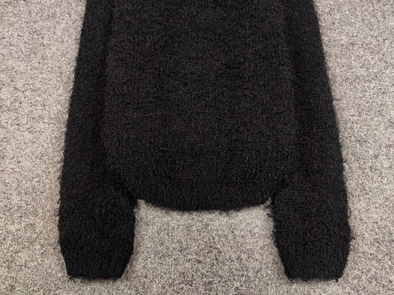 Japanese Brand Vintage Japanese Black Mohair Style Fuzzy Crewneck Sweater Size US S / EU 44-46 / 1 - 9 Thumbnail