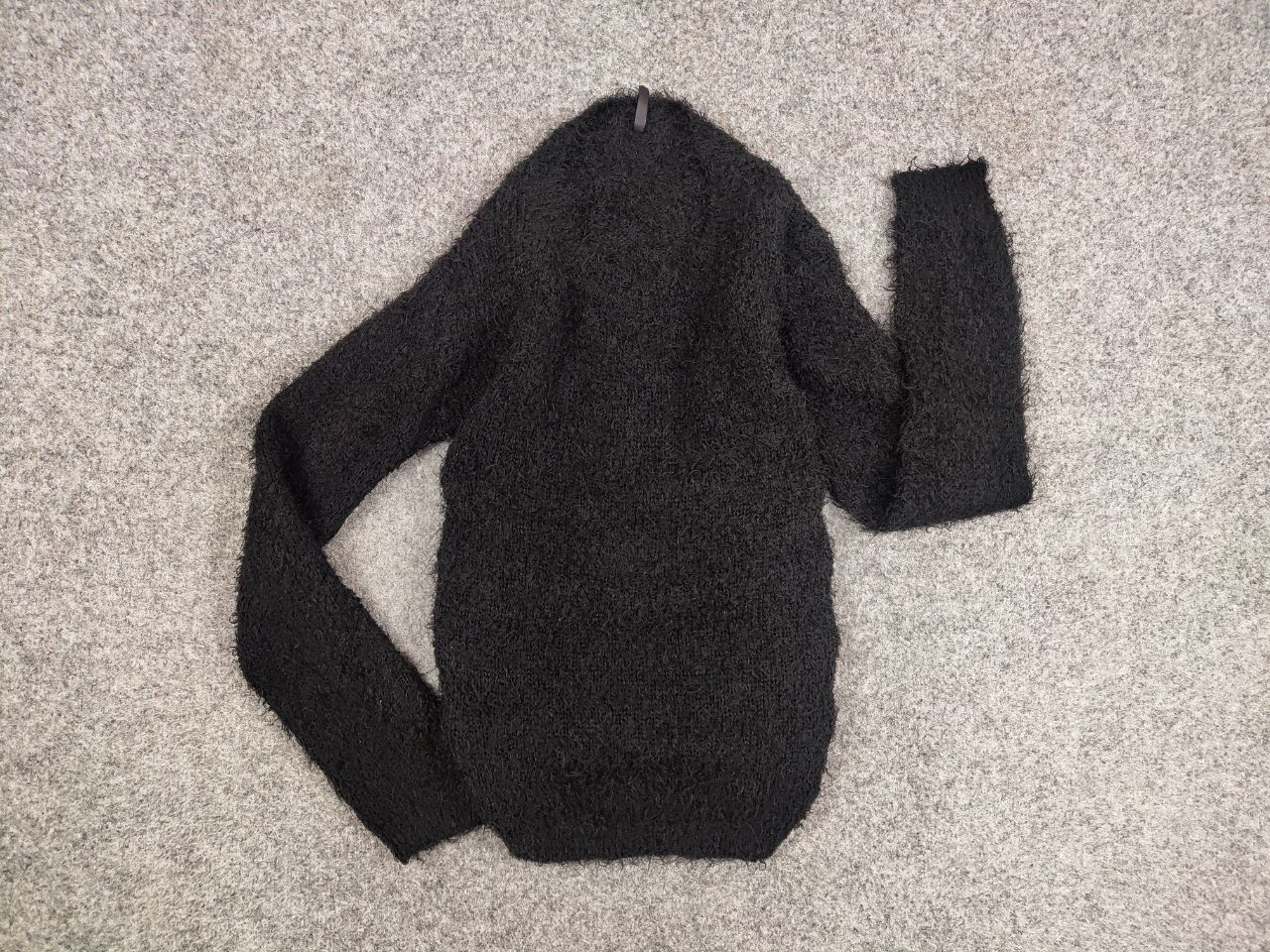 Japanese Brand Vintage Japanese Black Mohair Style Fuzzy Crewneck Sweater Size US S / EU 44-46 / 1 - 10 Thumbnail