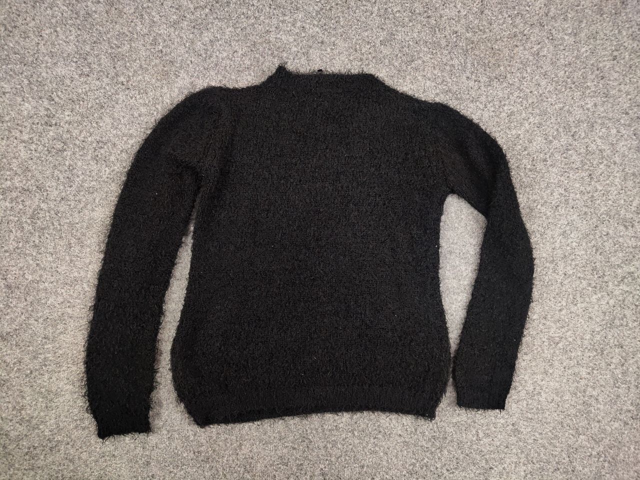 Japanese Brand Vintage Japanese Black Mohair Style Fuzzy Crewneck Sweater Size US S / EU 44-46 / 1 - 14 Thumbnail