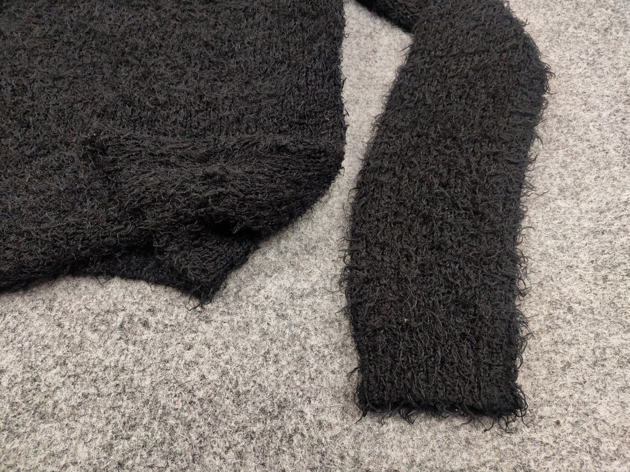 Japanese Brand Vintage Japanese Black Mohair Style Fuzzy Crewneck Sweater Size US S / EU 44-46 / 1 - 12 Thumbnail