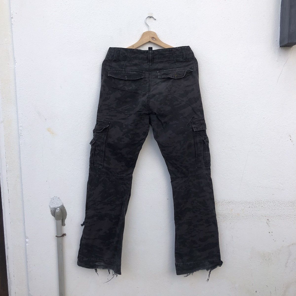 Japanese Brand PARACHUTE BIKER PANTS CAMO DESIGN CARGO MULTI POCKETS Size US 31 - 8 Thumbnail