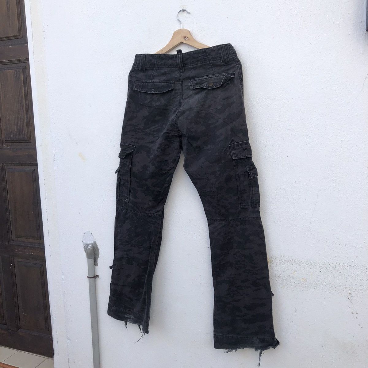 Japanese Brand PARACHUTE BIKER PANTS CAMO DESIGN CARGO MULTI POCKETS Size US 31 - 9 Thumbnail