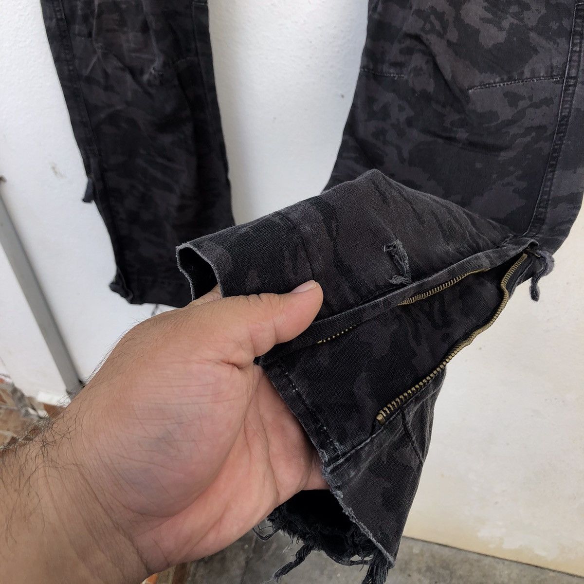 Japanese Brand PARACHUTE BIKER PANTS CAMO DESIGN CARGO MULTI POCKETS Size US 31 - 7 Thumbnail