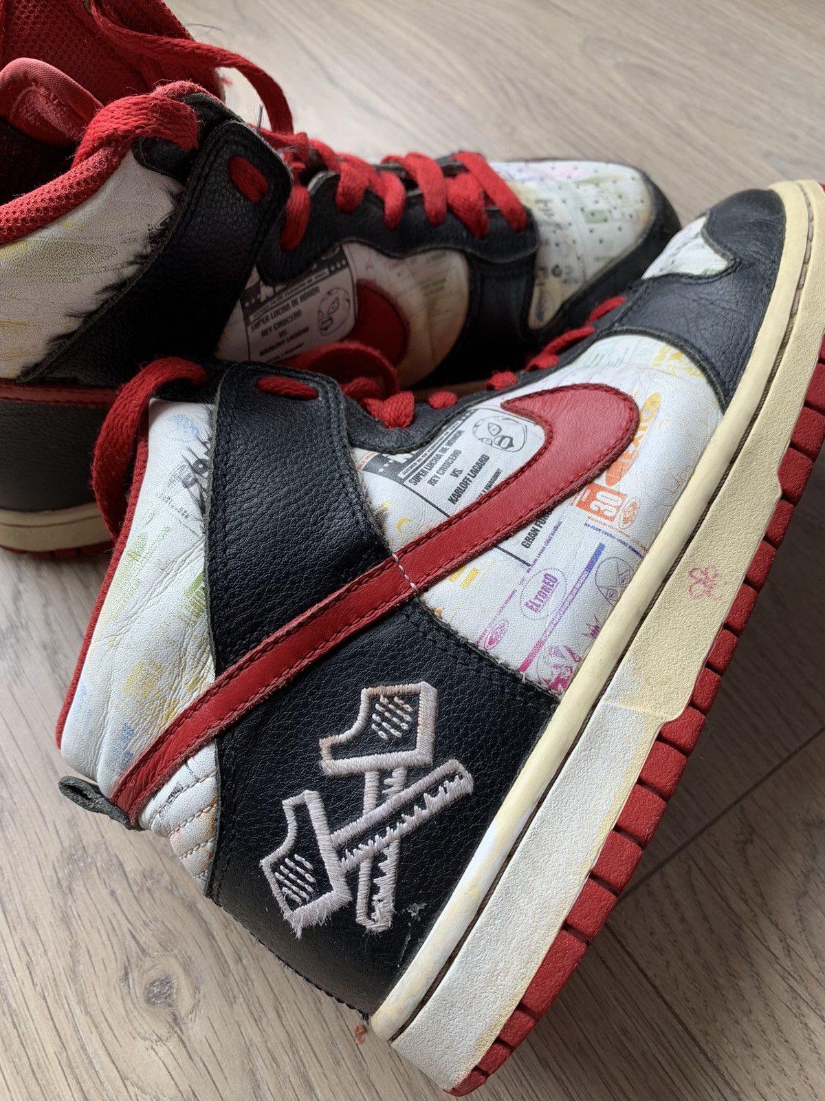 Vintage Nike Dunk High Premium 2006 „Lucha Libre” Size US 8 / EU 41 - 17 Thumbnail