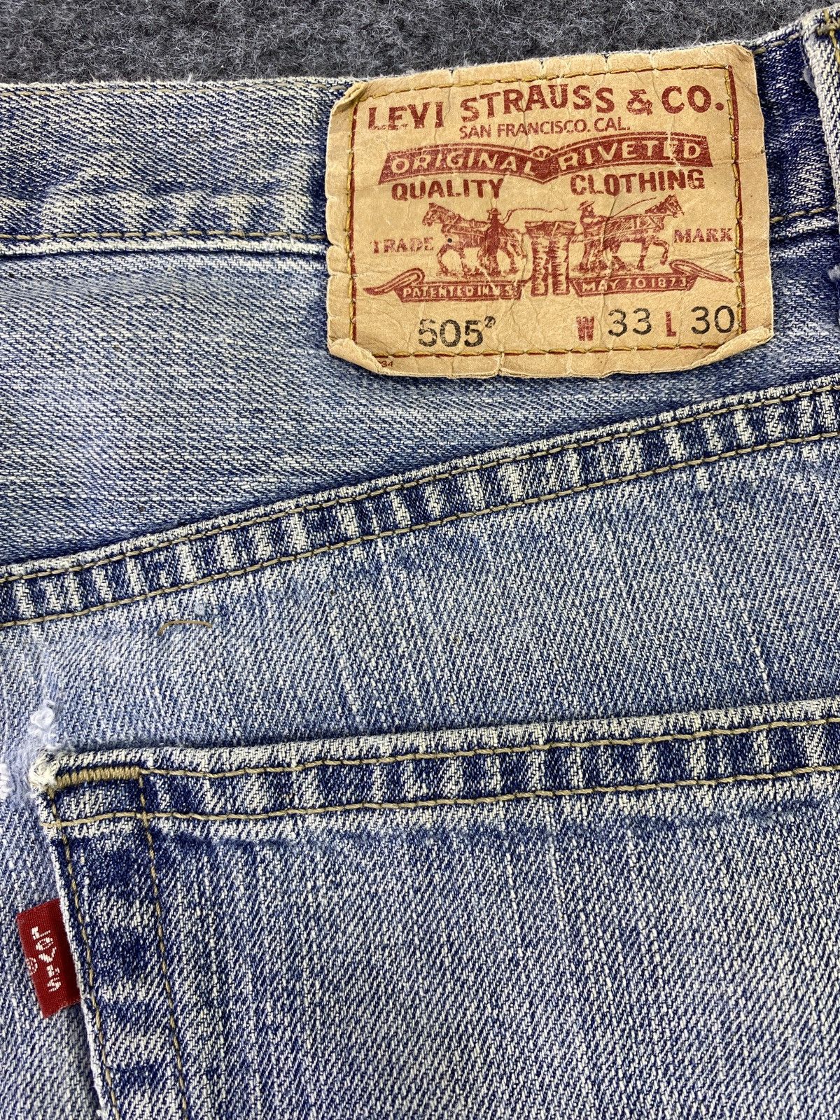 Jean × Levi's × Vintage VINTAGE LEVIS 505 MEDIUM WASH JEANS 33x30 - J020 Size US 33 - 11 Thumbnail