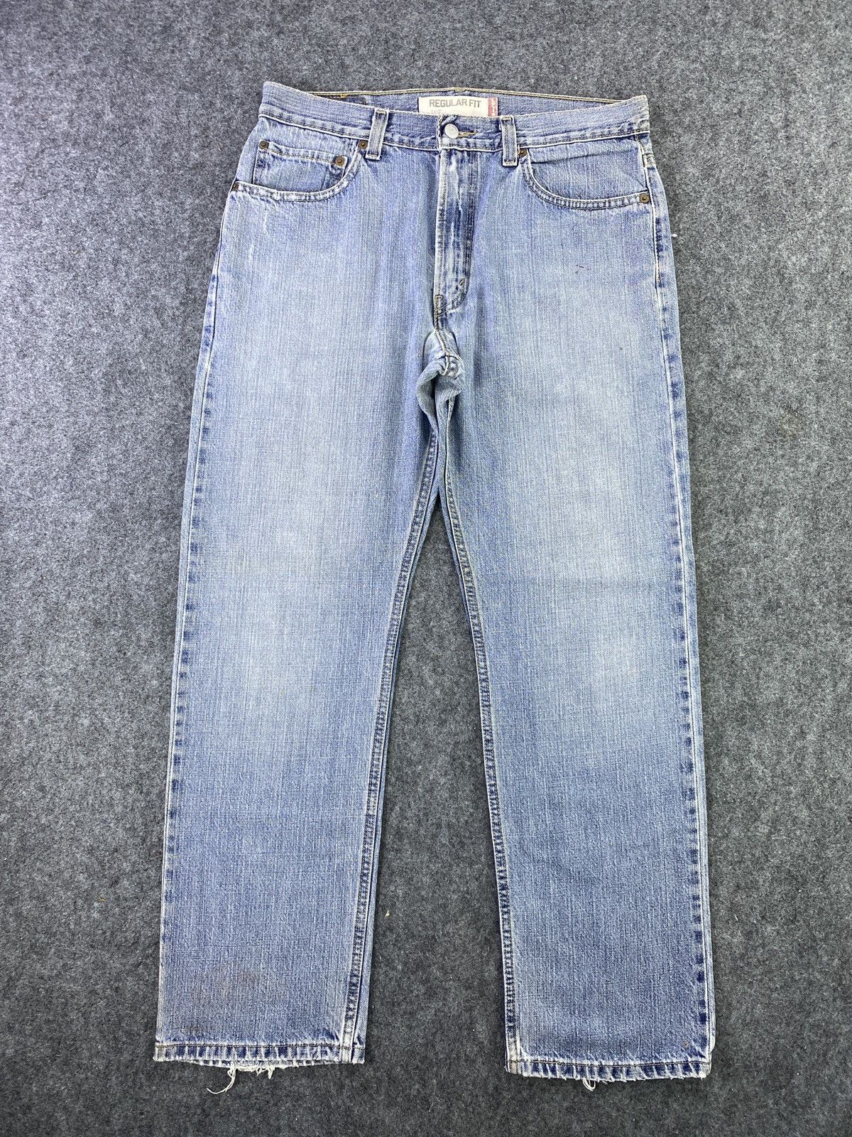 VINTAGE LEVIS 505 MEDIUM WASH JEANS 33x30 - J020