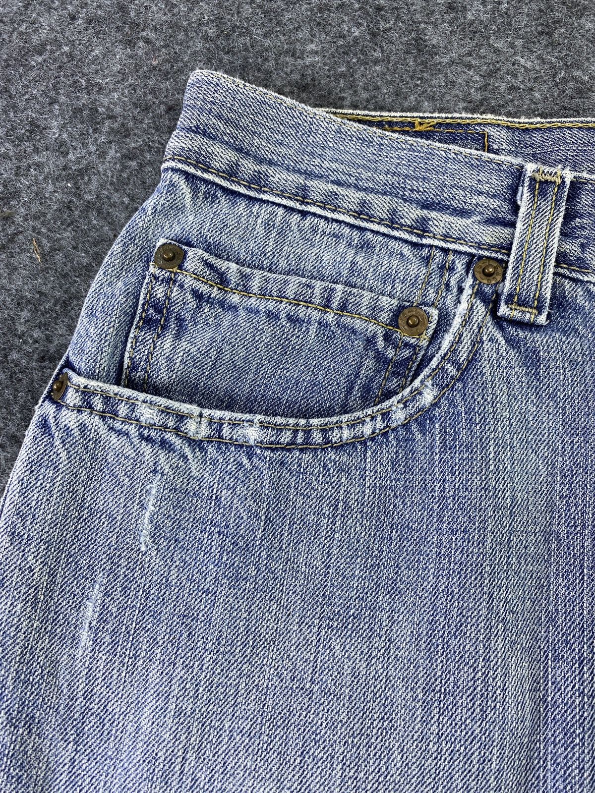 Jean × Levi's × Vintage VINTAGE LEVIS 505 MEDIUM WASH JEANS 33x30 - J020 Size US 33 - 12 Thumbnail