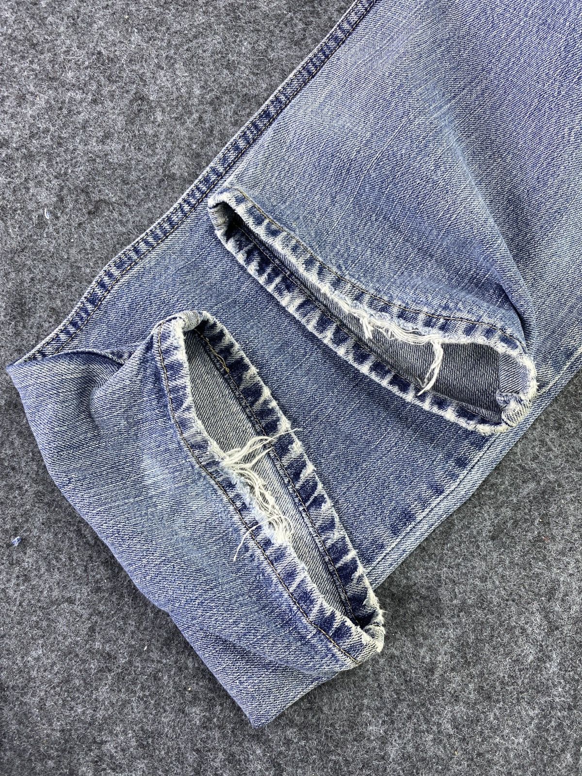 Jean × Levi's × Vintage VINTAGE LEVIS 505 MEDIUM WASH JEANS 33x30 - J020 Size US 33 - 10 Thumbnail