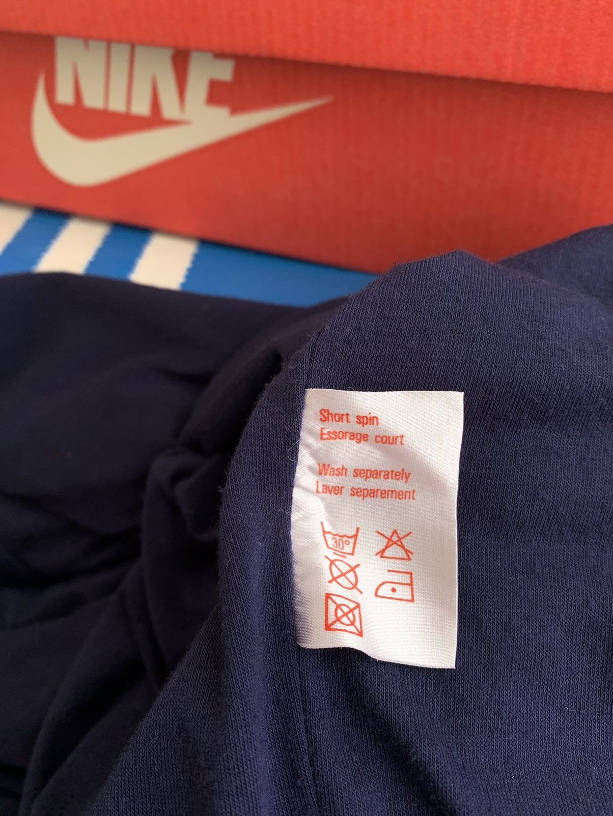 Vintage Nike Sportswear Vintage Nylon Track Jacket Size L Size US L / EU 52-54 / 3 - 12 Thumbnail