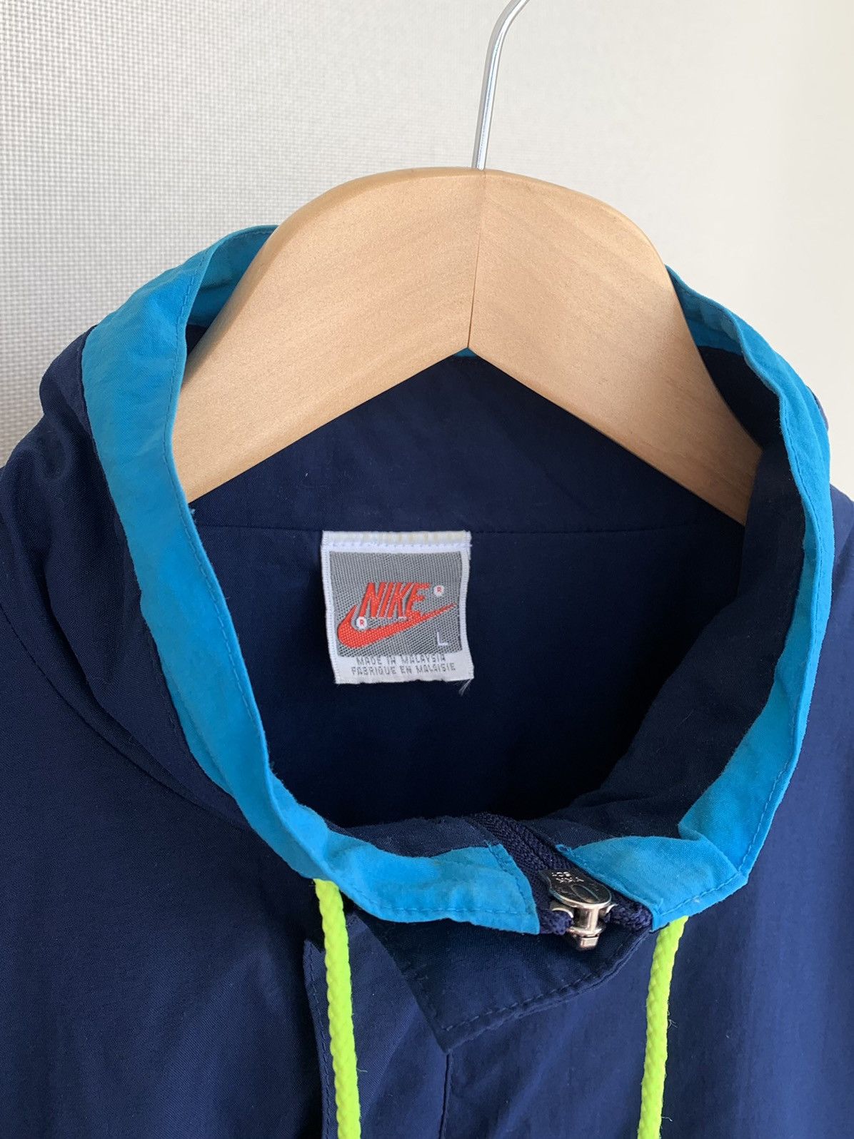 Vintage Nike Sportswear Vintage Nylon Track Jacket Size L Size US L / EU 52-54 / 3 - 4 Thumbnail