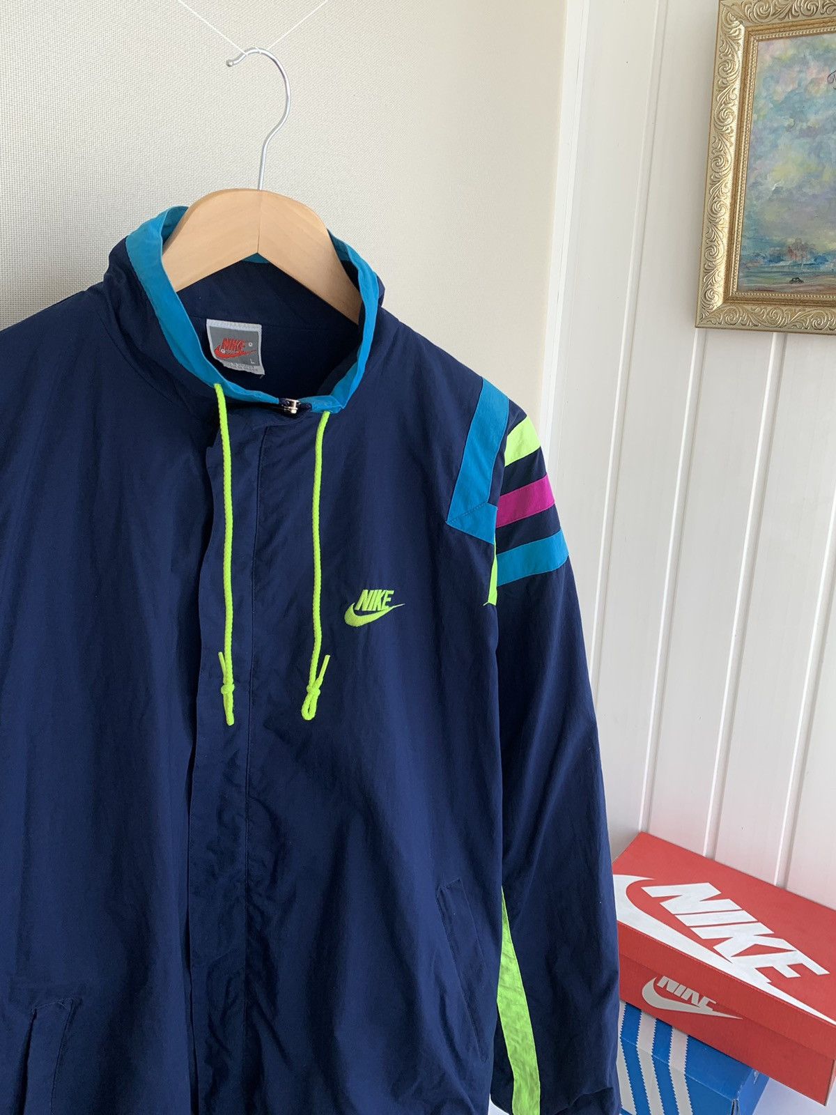 Vintage Nike Sportswear Vintage Nylon Track Jacket Size L Size US L / EU 52-54 / 3 - 3 Thumbnail