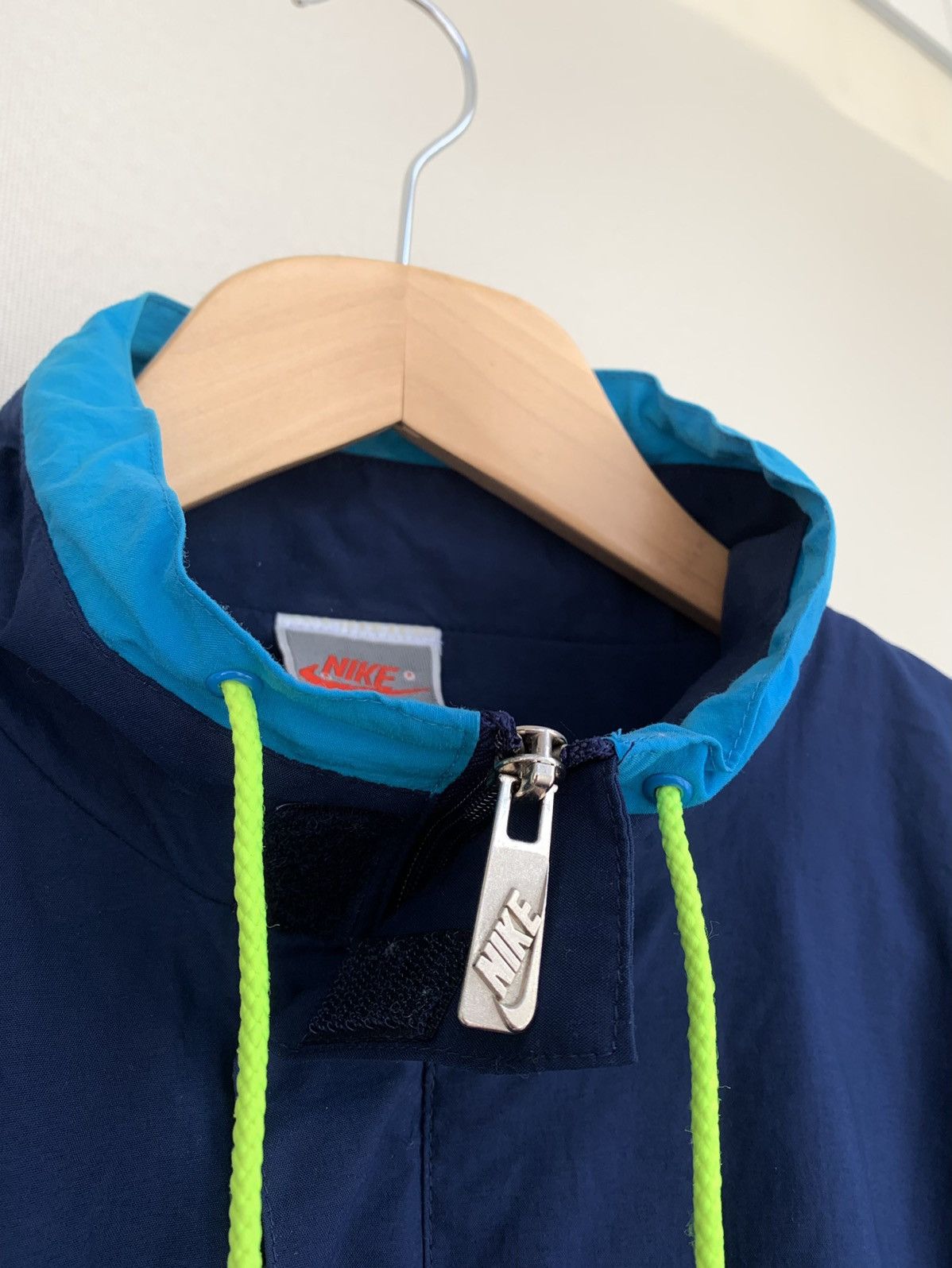 Vintage Nike Sportswear Vintage Nylon Track Jacket Size L Size US L / EU 52-54 / 3 - 8 Thumbnail
