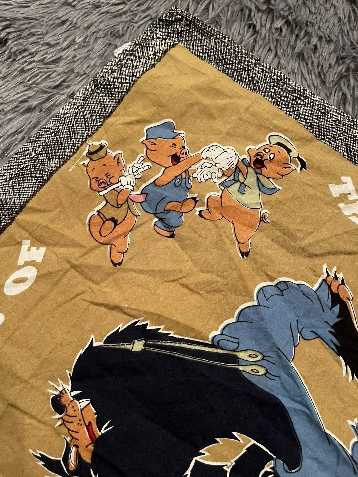 Cartoon Network × Disney × Vintage Disney 90s vintage Big Bad Wolf bandana Size ONE SIZE - 3 Thumbnail