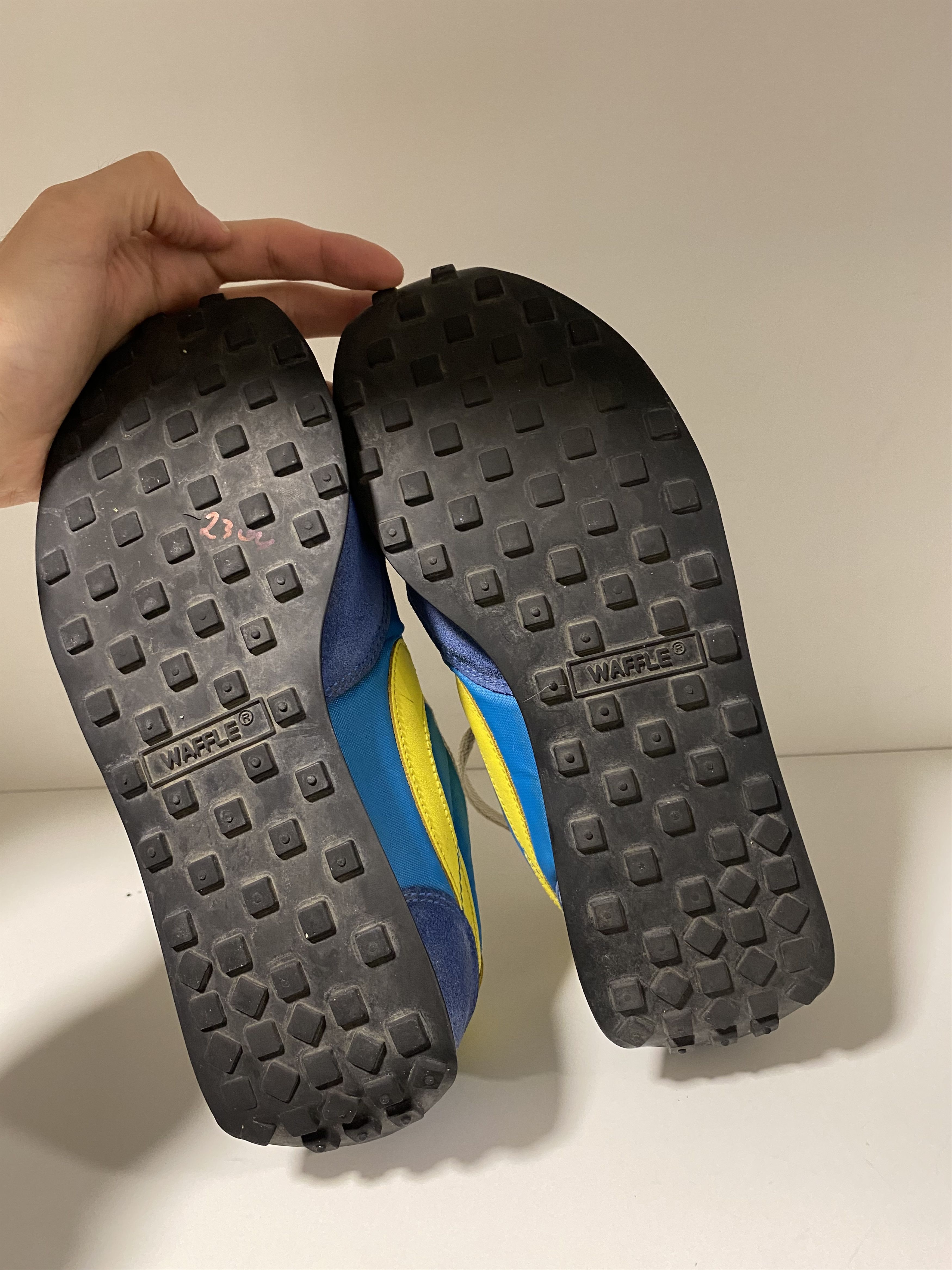 Nike RARE Vintage Nike Elite Waffle Ocean Blue yellow sneakers Size US 9 / EU 42 - 9 Thumbnail