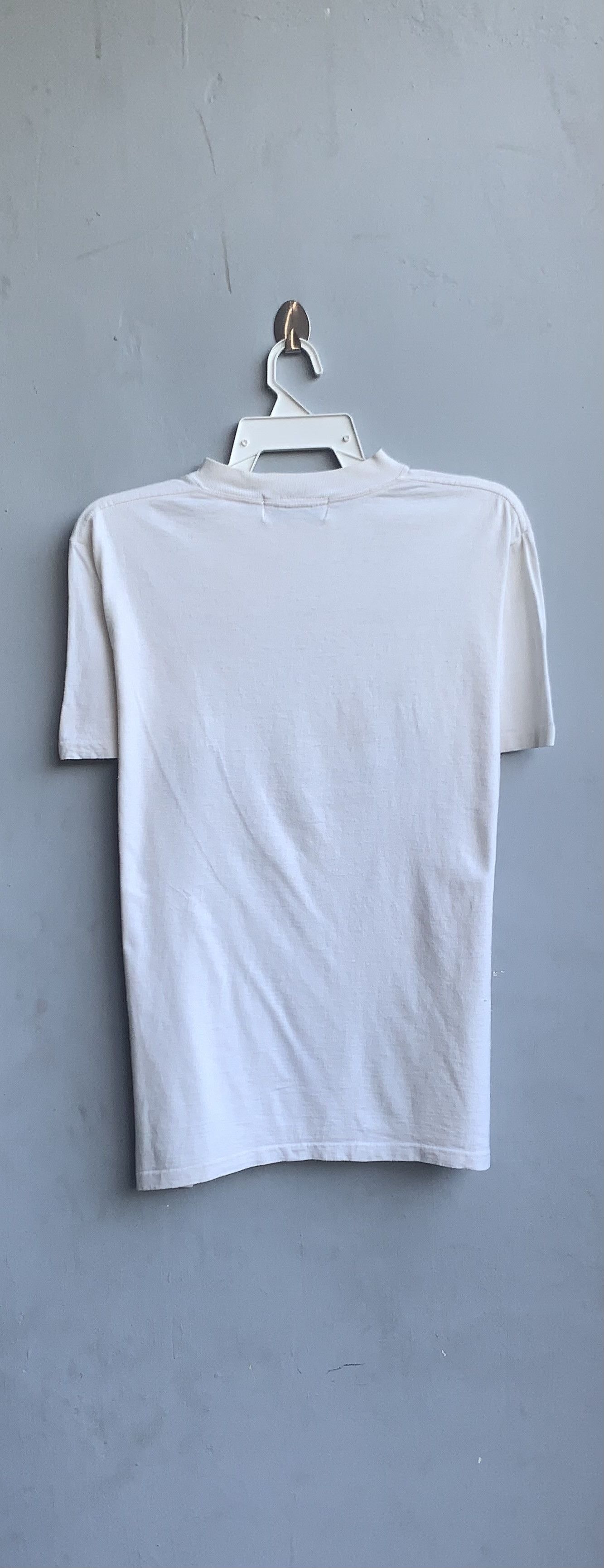 Saks Fifth Avenue Vintage Saks Fifth Avenue Tee Size US M / EU 48-50 / 2 - 6 Thumbnail