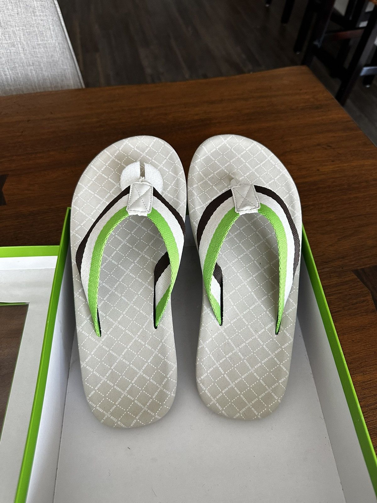 Hugo boss best sale shoreline flip flops