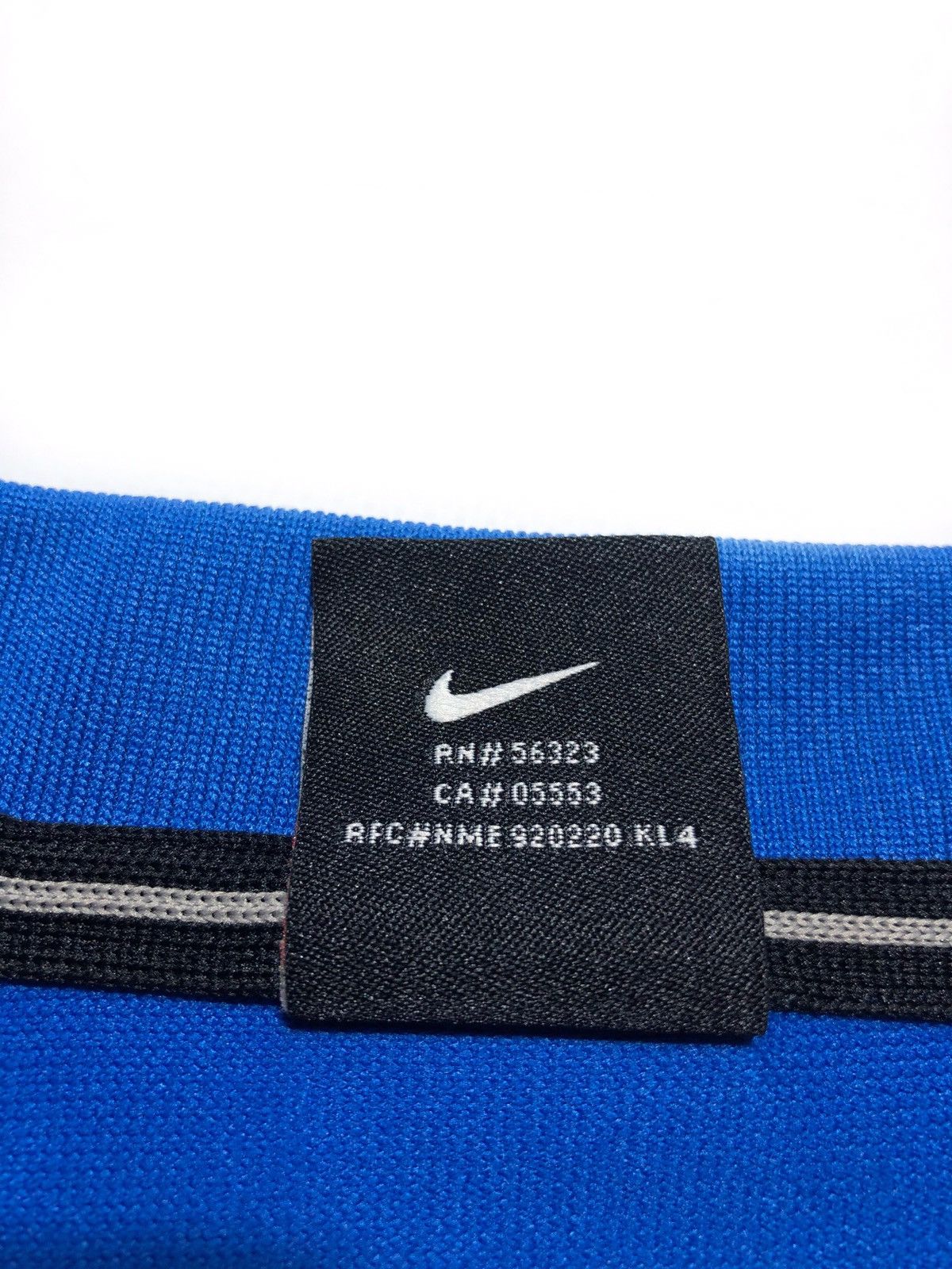 Vintage Vintage Nike 90S Team Swoosh Logo Sport T-shirt Size US S / EU 44-46 / 1 - 5 Thumbnail