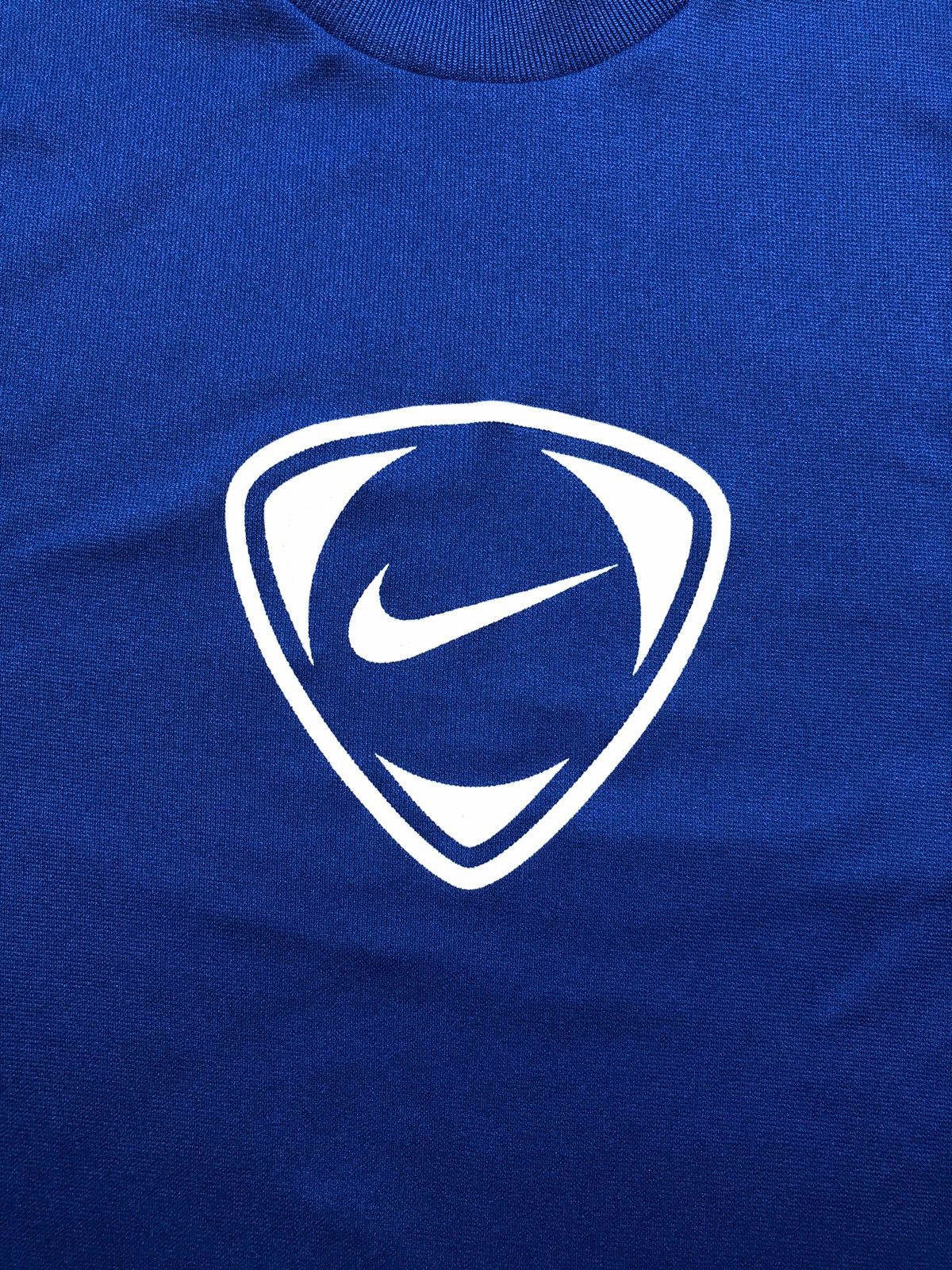 Vintage Vintage Nike 90S Team Swoosh Logo Sport T-shirt Size US S / EU 44-46 / 1 - 3 Thumbnail