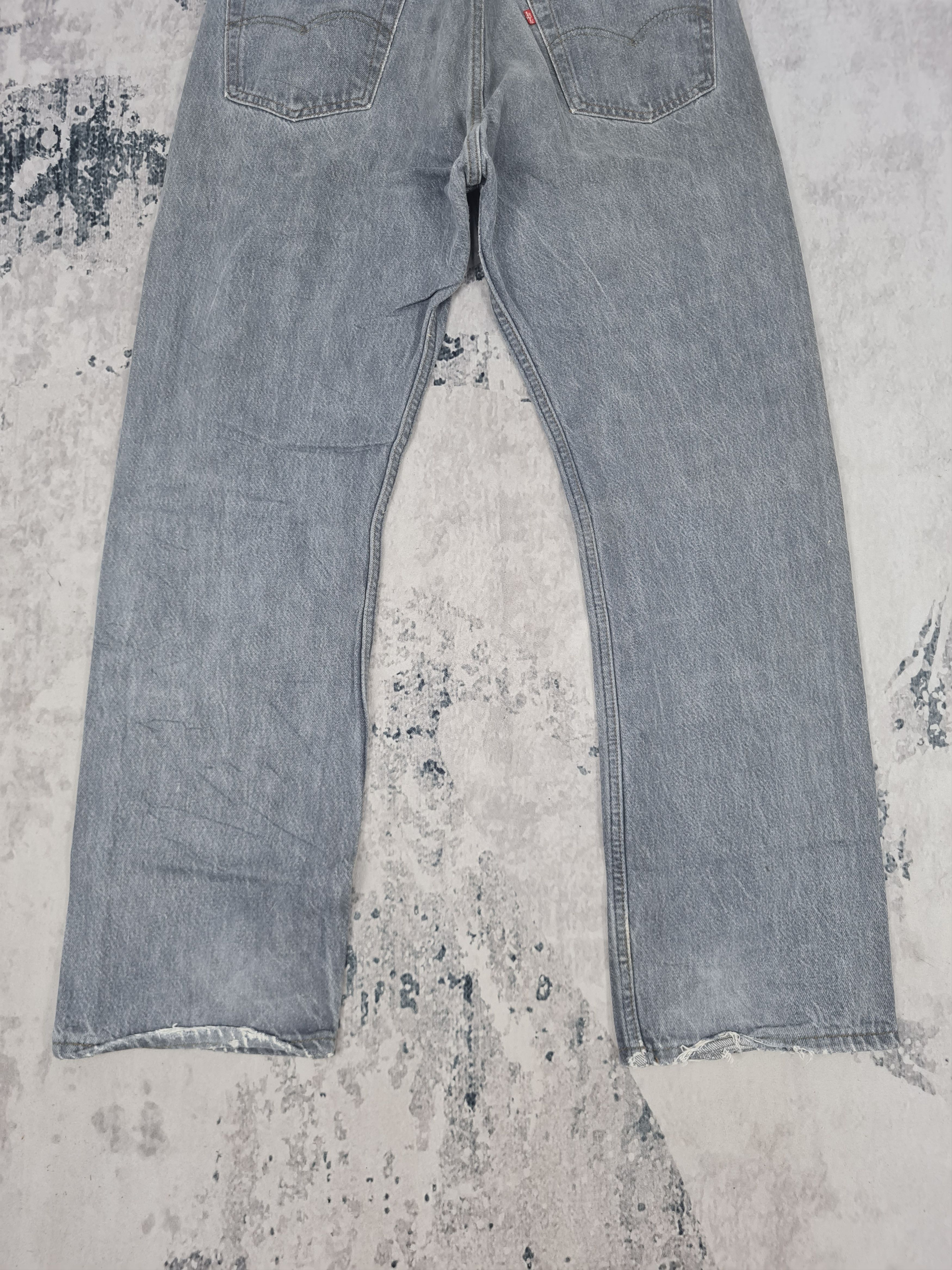 Levi's Vtg LEVIS 501 Rusty Stain Faded Distressed 32x29 Jeans L0028 Size US 32 / EU 48 - 3 Thumbnail
