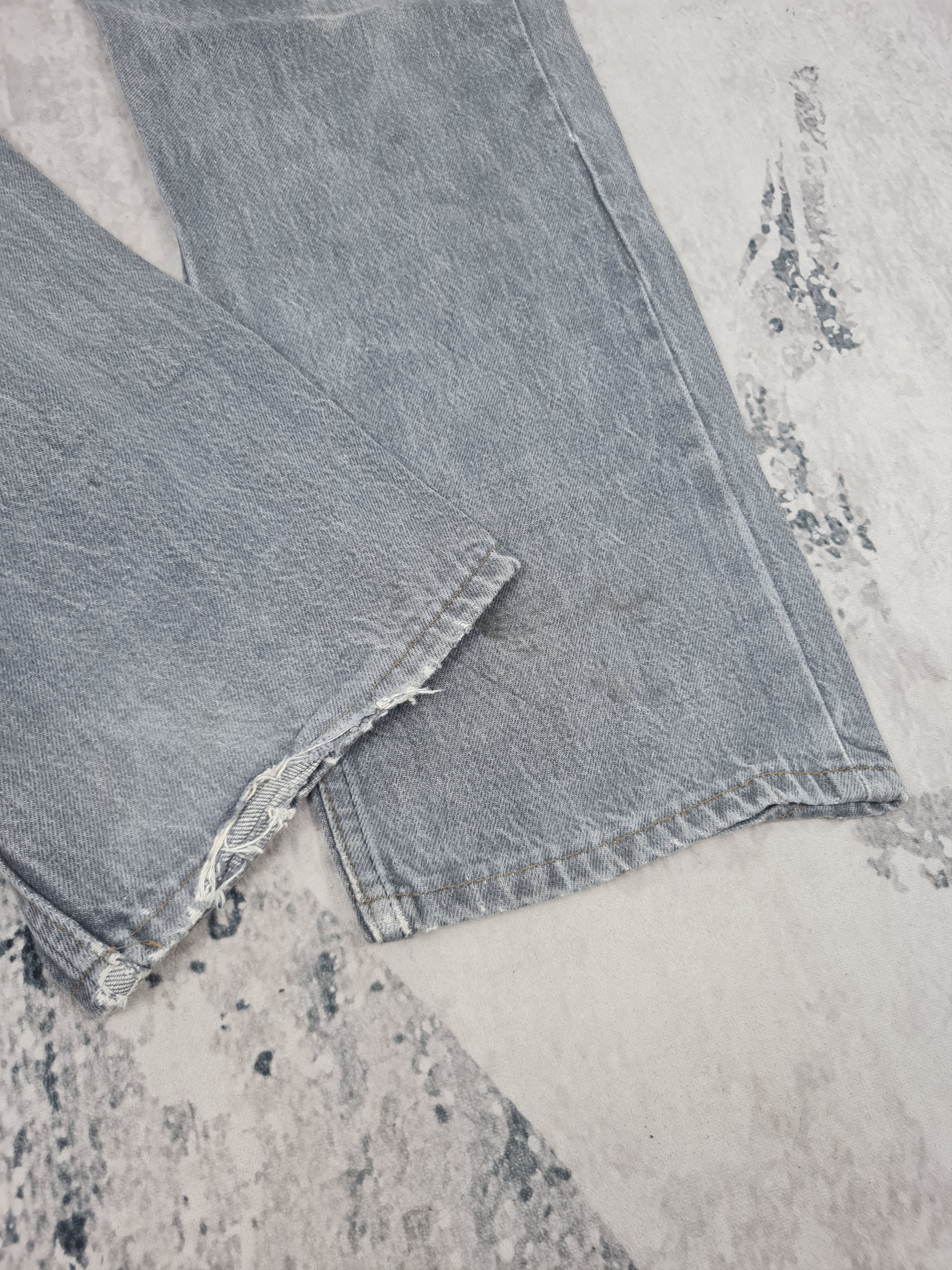 Levi's Vtg LEVIS 501 Rusty Stain Faded Distressed 32x29 Jeans L0028 Size US 32 / EU 48 - 6 Thumbnail