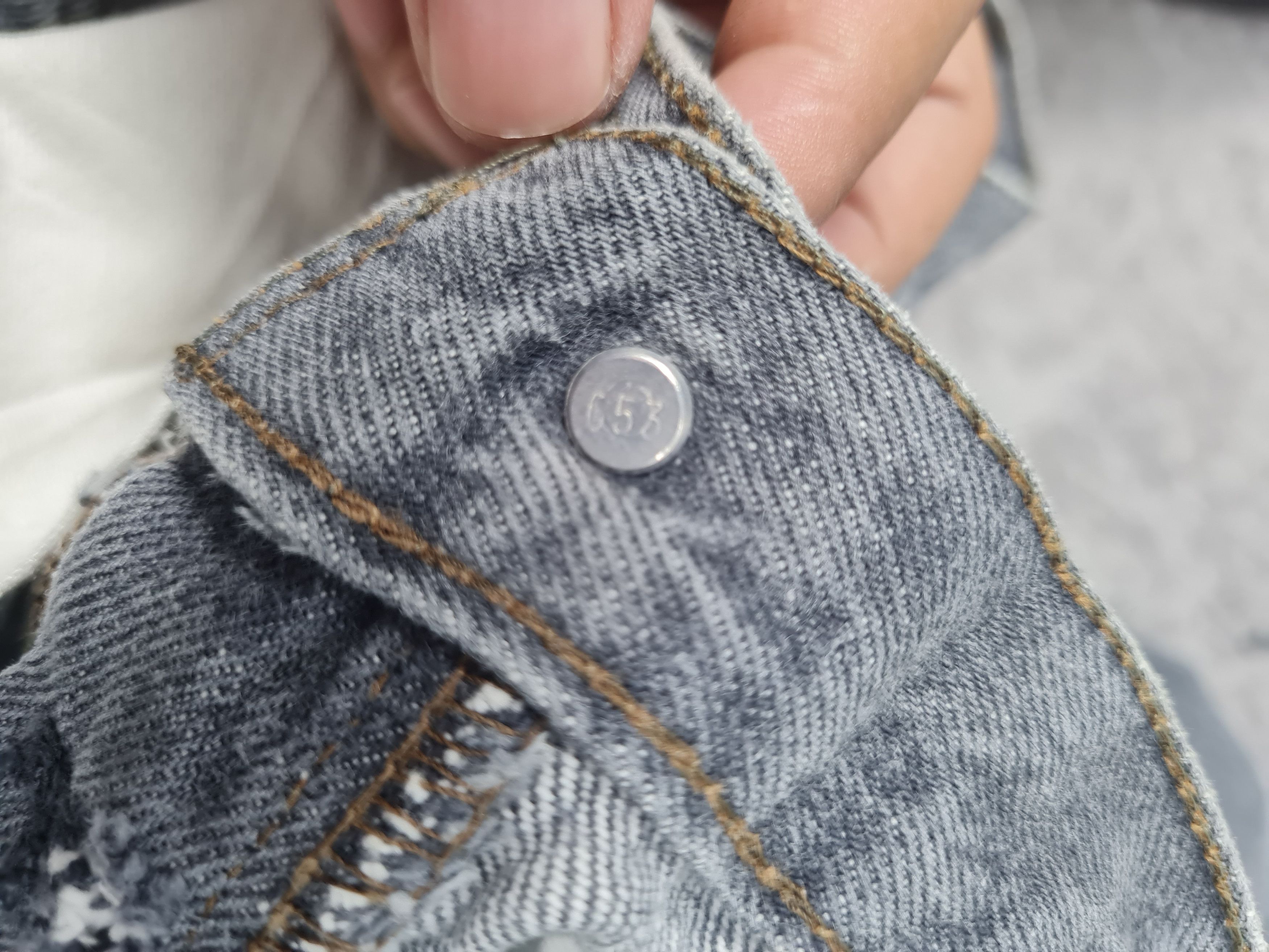 Levi's Vtg LEVIS 501 Rusty Stain Faded Distressed 32x29 Jeans L0028 Size US 32 / EU 48 - 11 Thumbnail