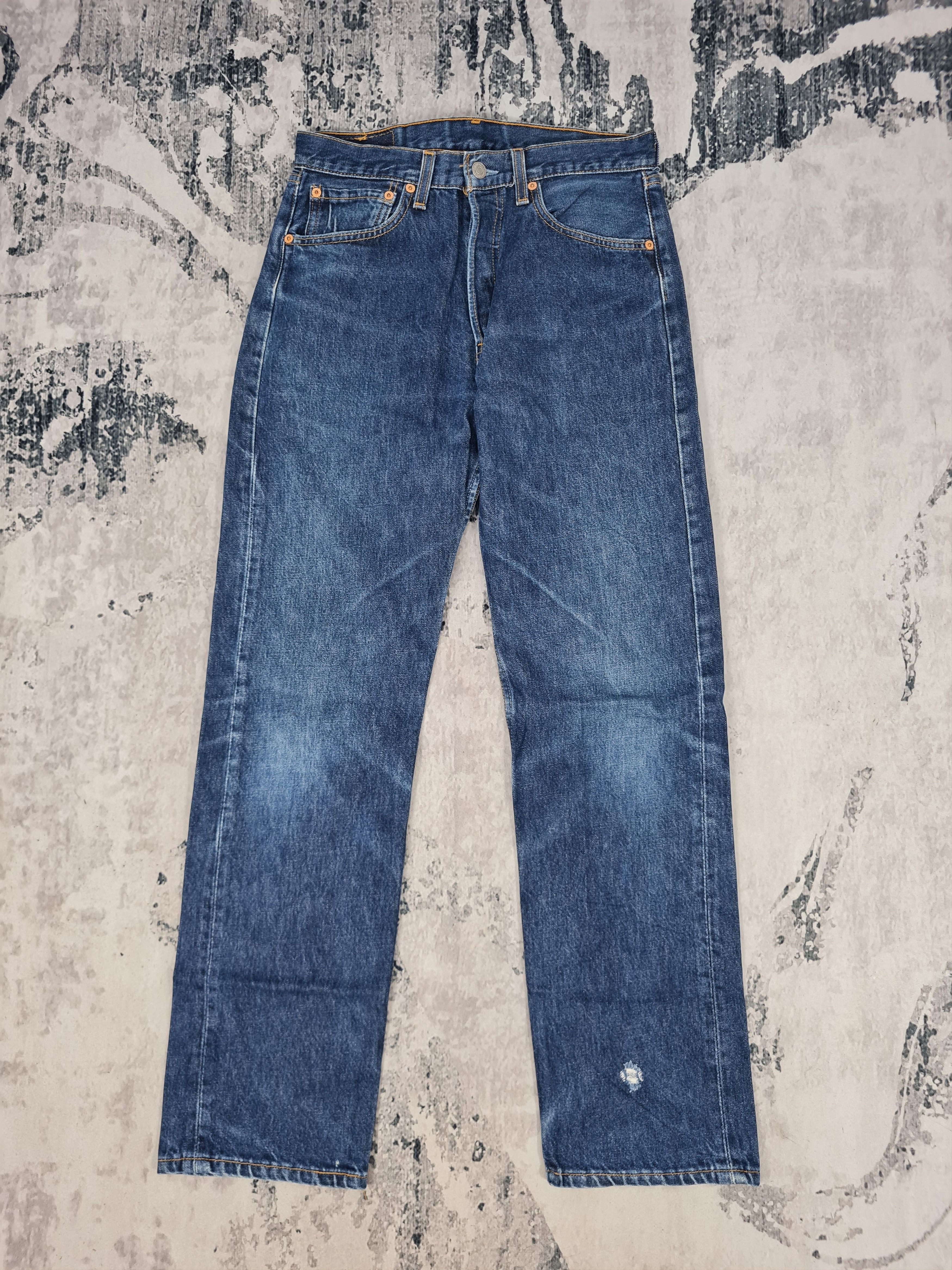 Levi's Vintage Clothing Vintage LEVIS 501 Medium Wash Made In USA 30x31 Jeans L0009 Size US 30 / EU 46 - 1 Thumbnail