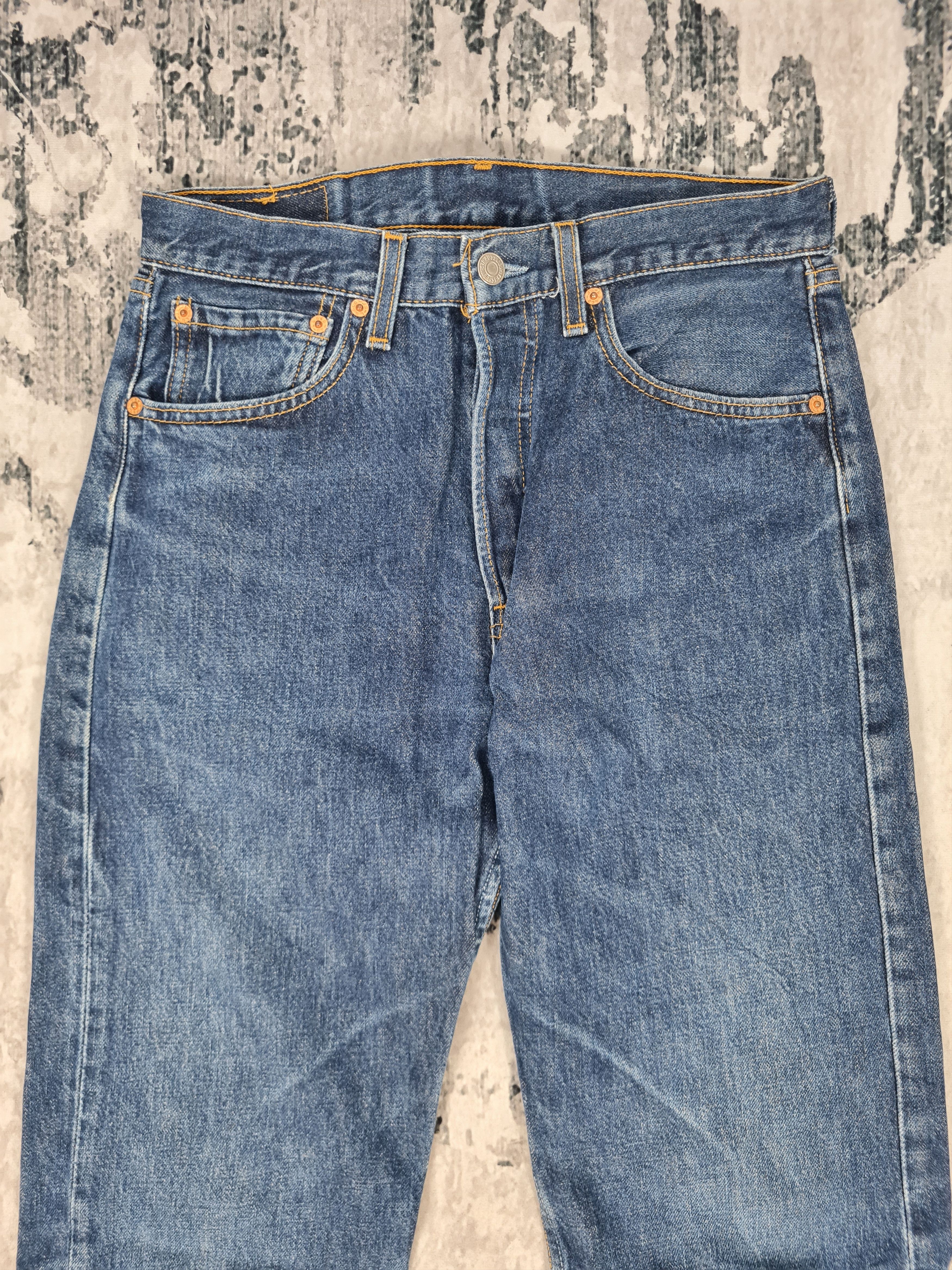 Levi's Vintage Clothing Vintage LEVIS 501 Medium Wash Made In USA 30x31 Jeans L0009 Size US 30 / EU 46 - 4 Thumbnail