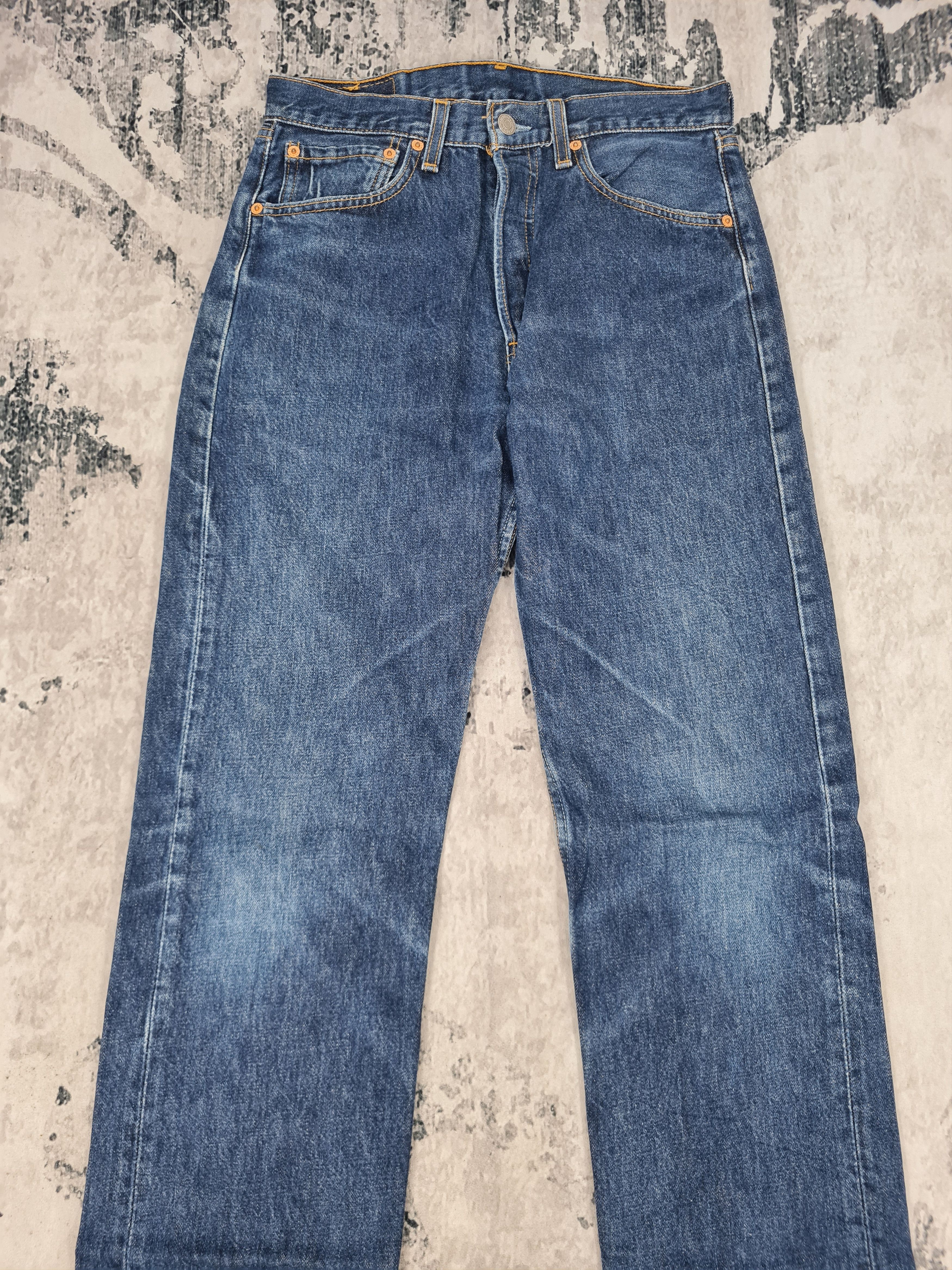 Levi's Vintage Clothing Vintage LEVIS 501 Medium Wash Made In USA 30x31 Jeans L0009 Size US 30 / EU 46 - 3 Thumbnail