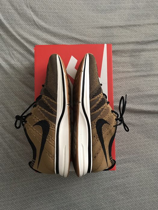 Golden beige best sale flyknit trainer