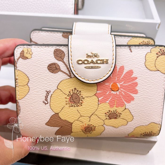 COACH Corner Zip Wristlet In Signature Canvas With Country Floral Print NWT