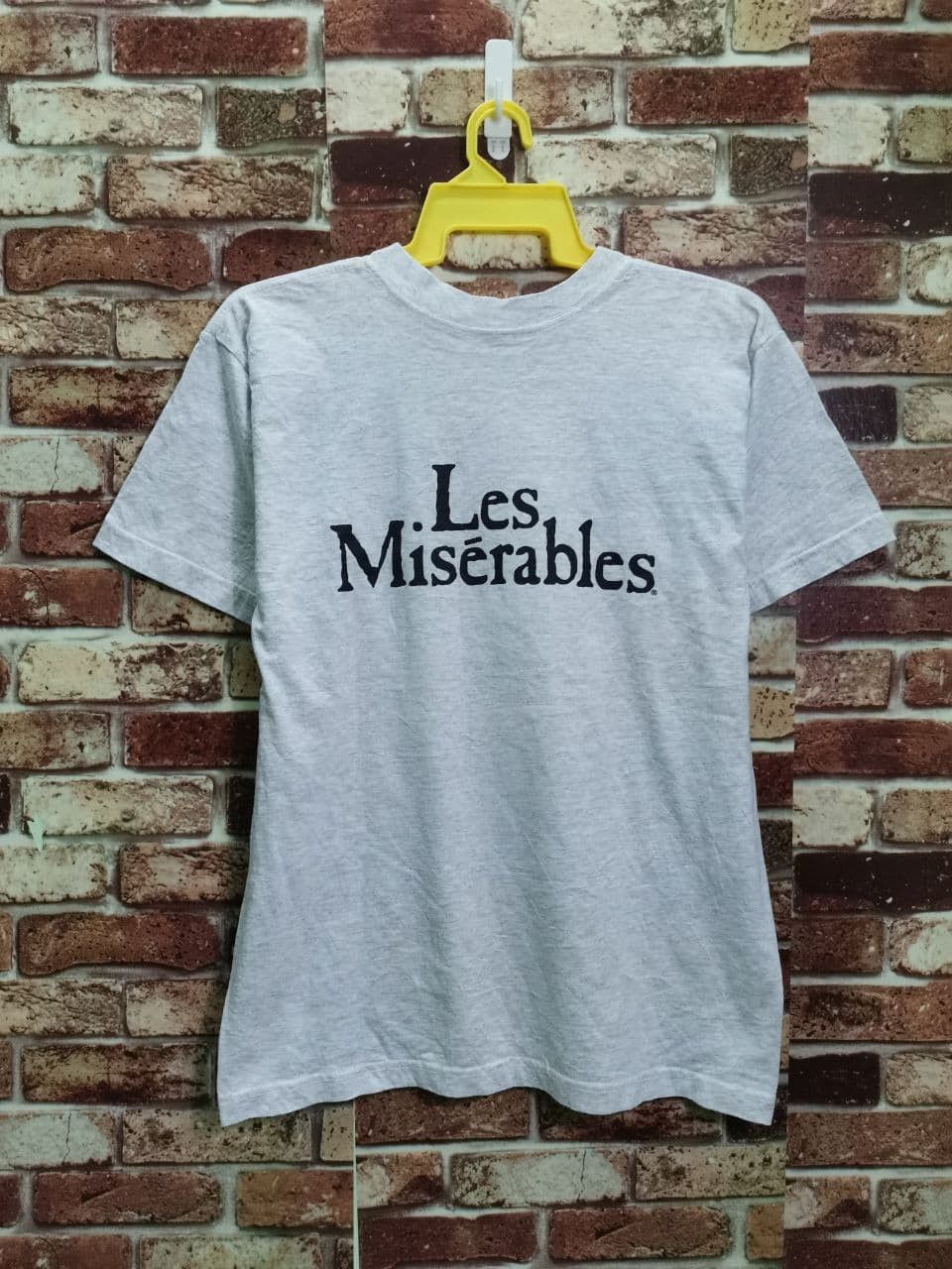 Vintage Vintage 1986 les miserable Movie t shir Size US M / EU 48-50 / 2 - 3 Thumbnail