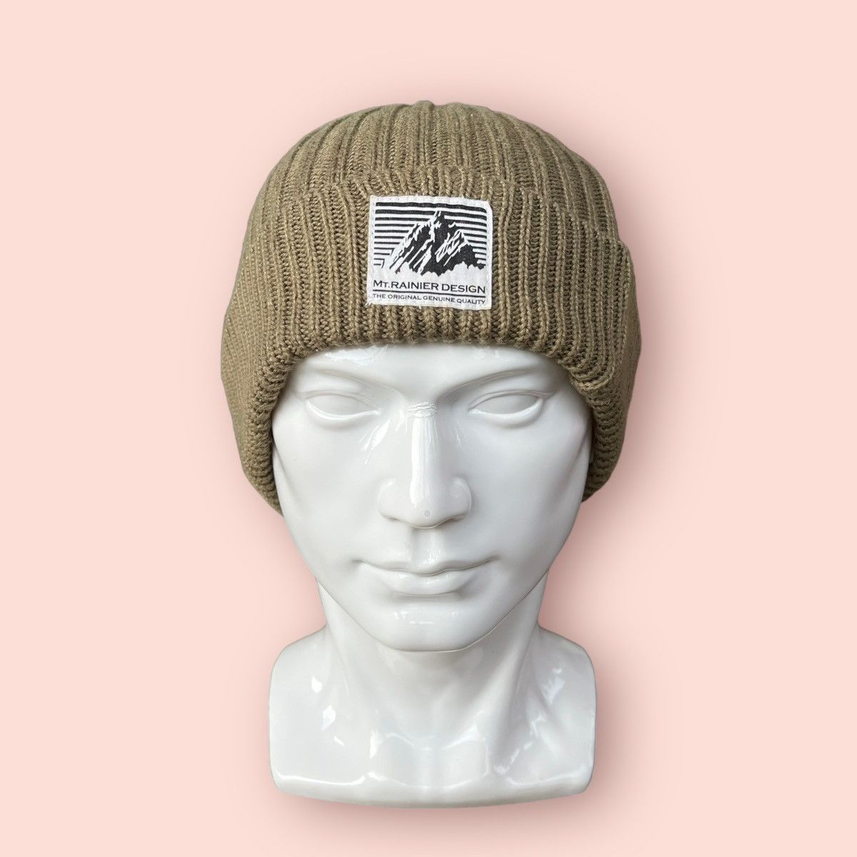 VINTAGE MT RAINIER DESIGN CUFFED BEANIE