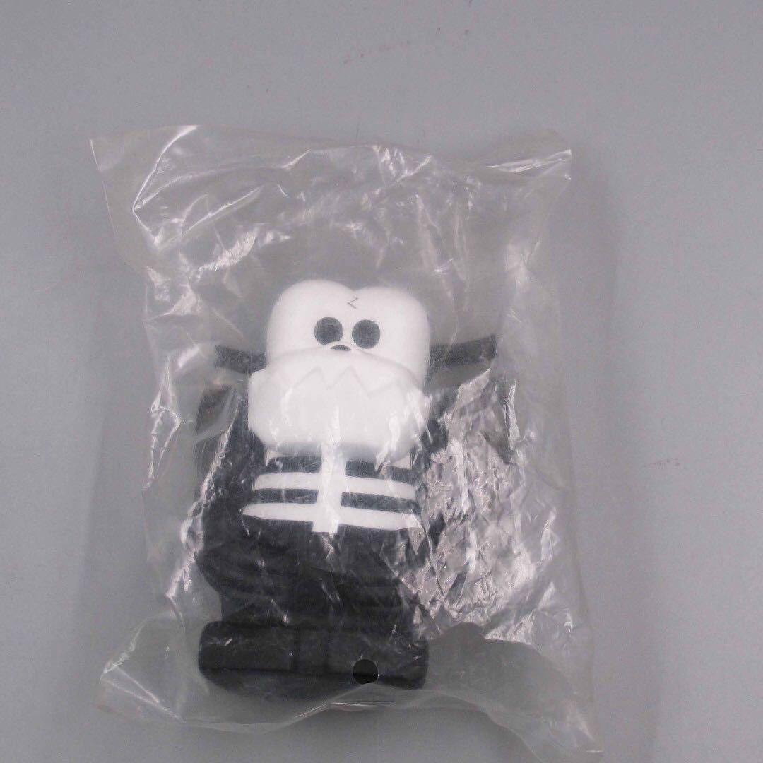 Bounty Hunter SKULL-KUN Pouch ブラック/グレー Bounty Hunter SKULL-KUN Pouch ブラック/グレー BOUNTY HUNTER SKULL