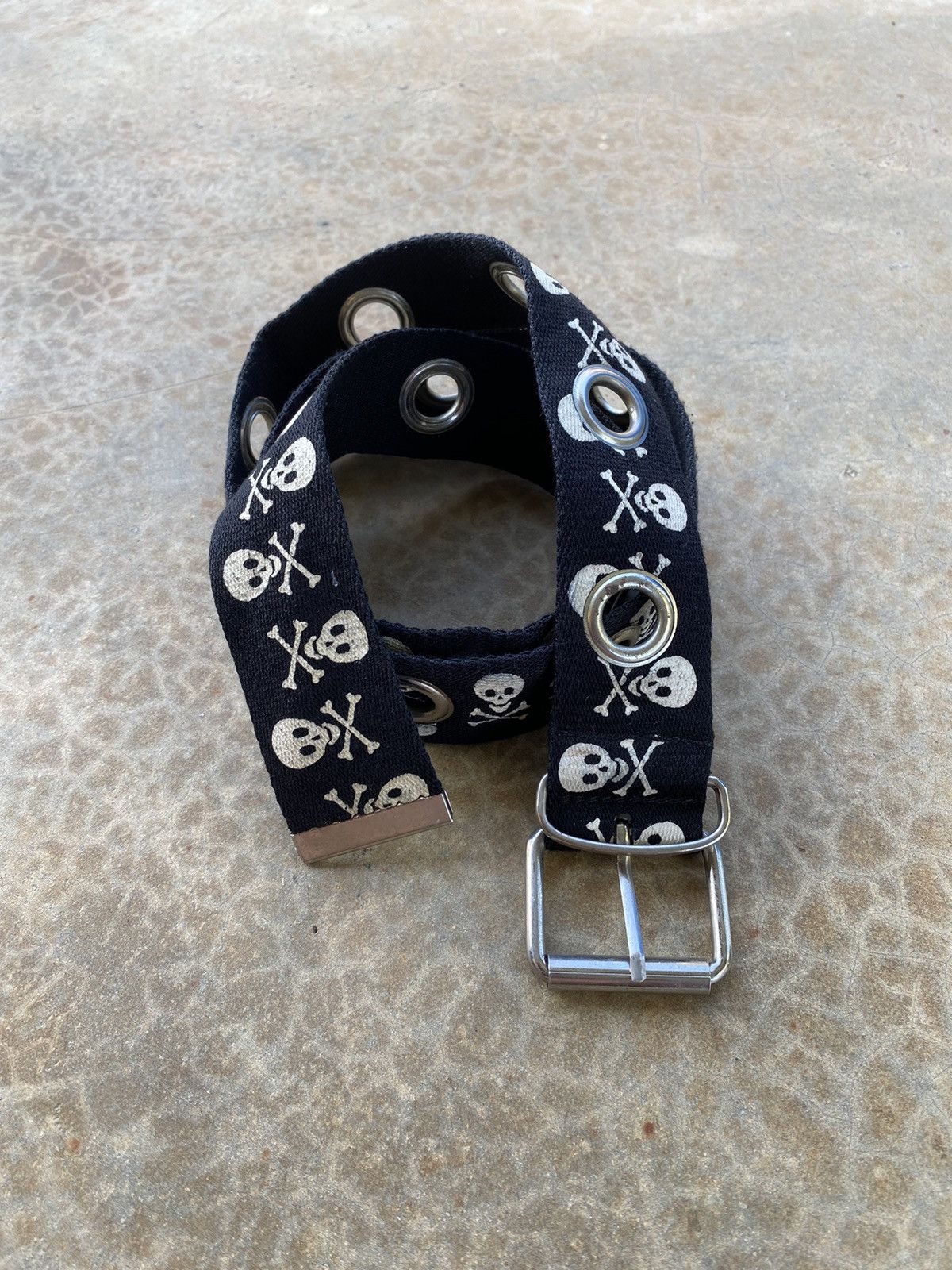 image of Skulls x Unbrnd Vintage Skull Unbrand Belt in Black, Men's