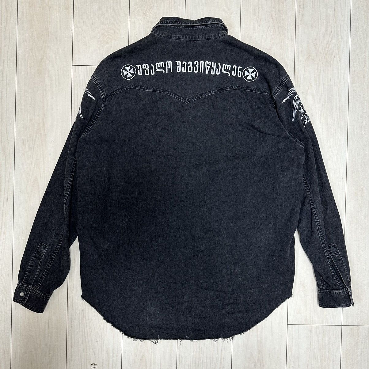 Vetements Vetements SS19 Shirt Size US S / EU 44-46 / 1 - 4 Thumbnail