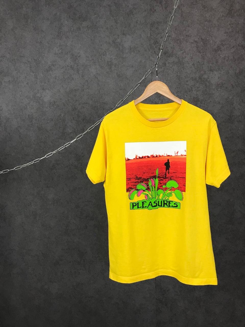 Pleasures Pleasure tee Size US M / EU 48-50 / 2 - 1 Thumbnail