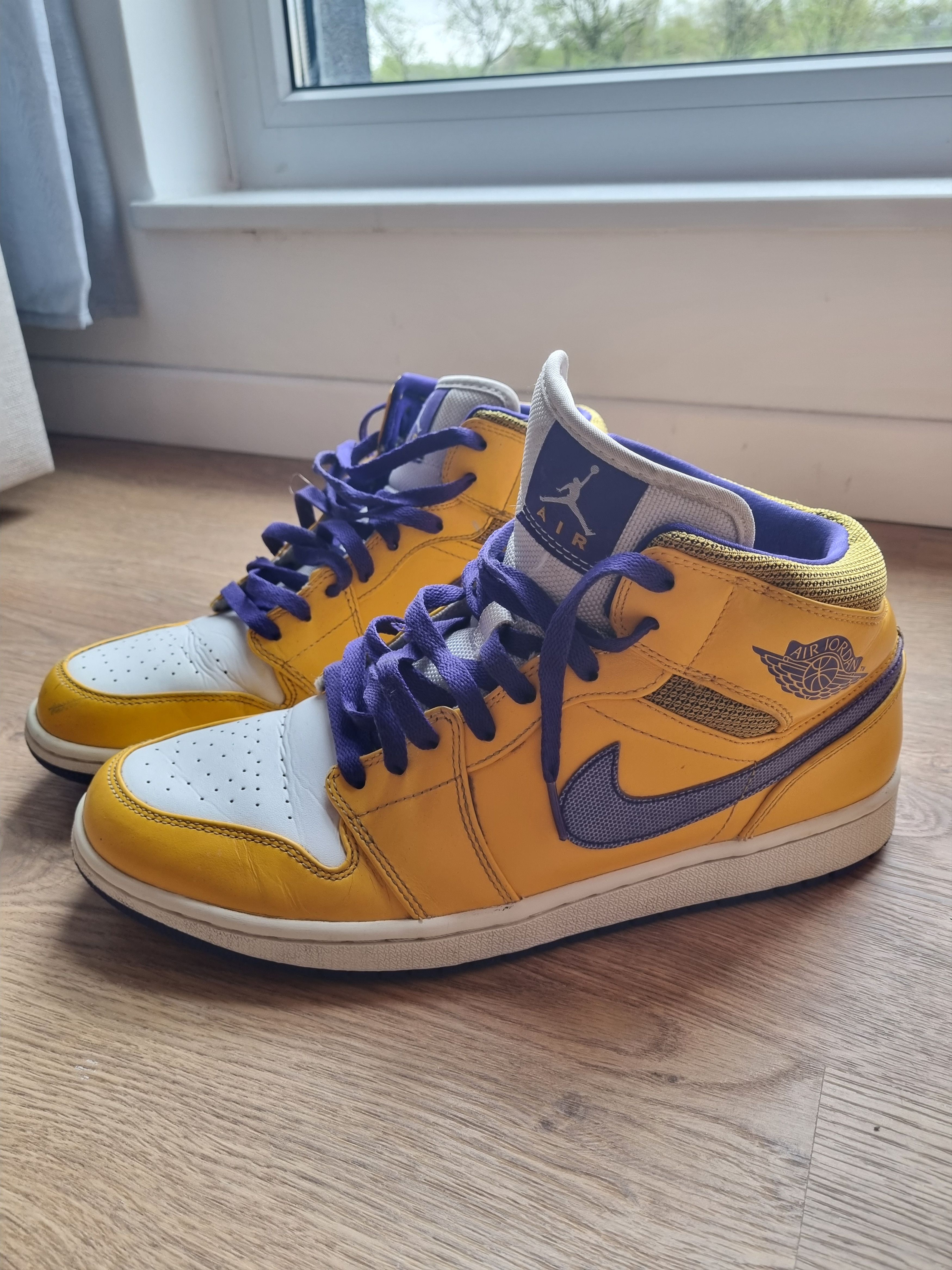 Nike Air Jordan Mid Lakers
