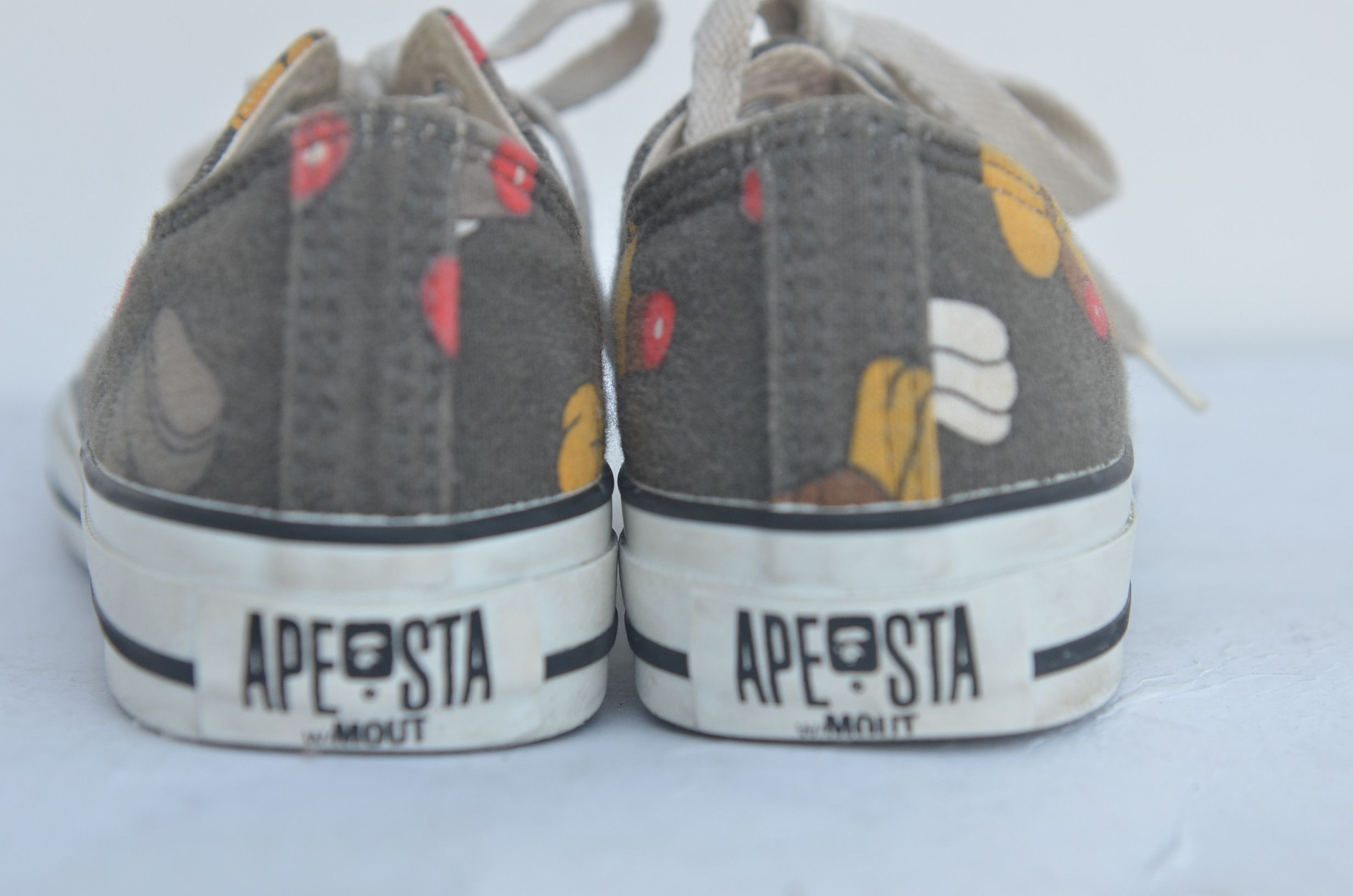 Bape × Kaws 2005 KAWS X BAPE APESTA SNEAKER COLLABORATION Size US 7.5 / IT 37.5 - 6 Thumbnail