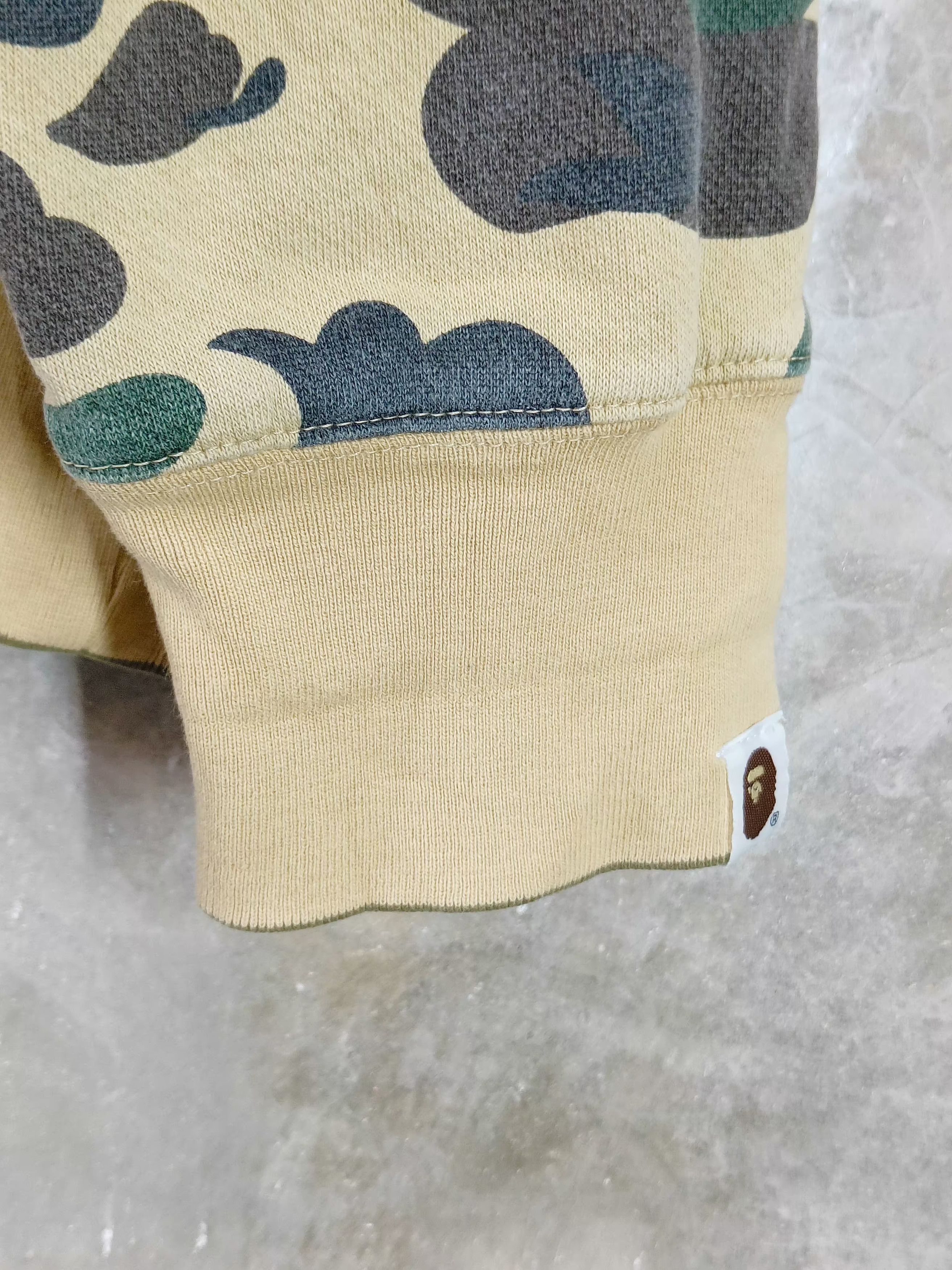 Bape × Nigo BAPE Reversible Spell Out Camouflage Sweatshirt Size US M / EU 48-50 / 2 - 5 Thumbnail