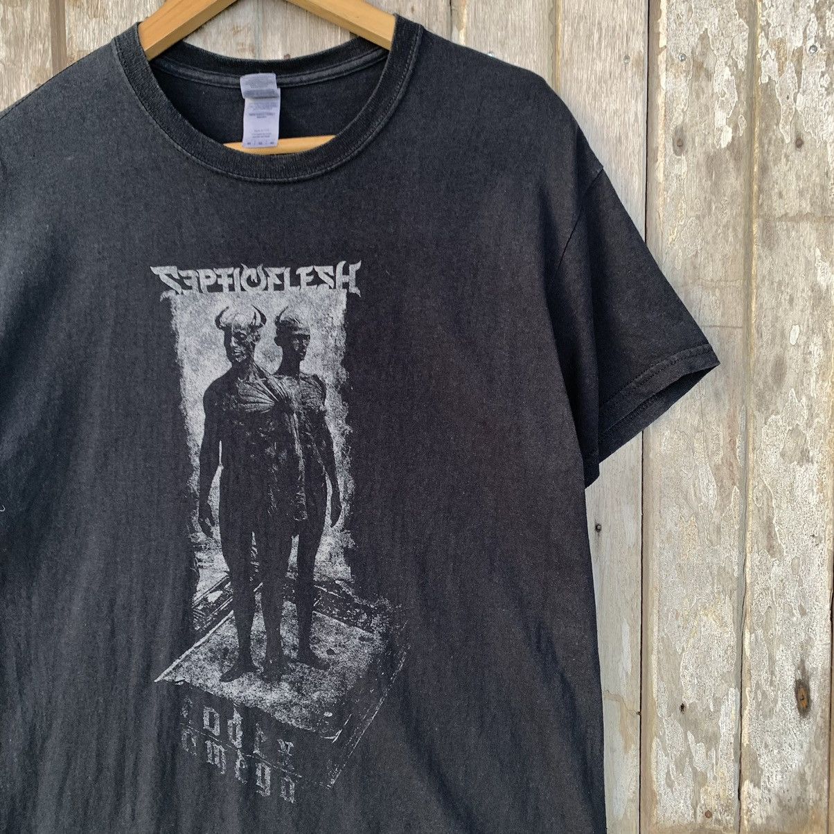Band Tees Thrashed Faded Septic Flesh Band Tshirt Size US M / EU 48-50 / 2 - 2 Thumbnail