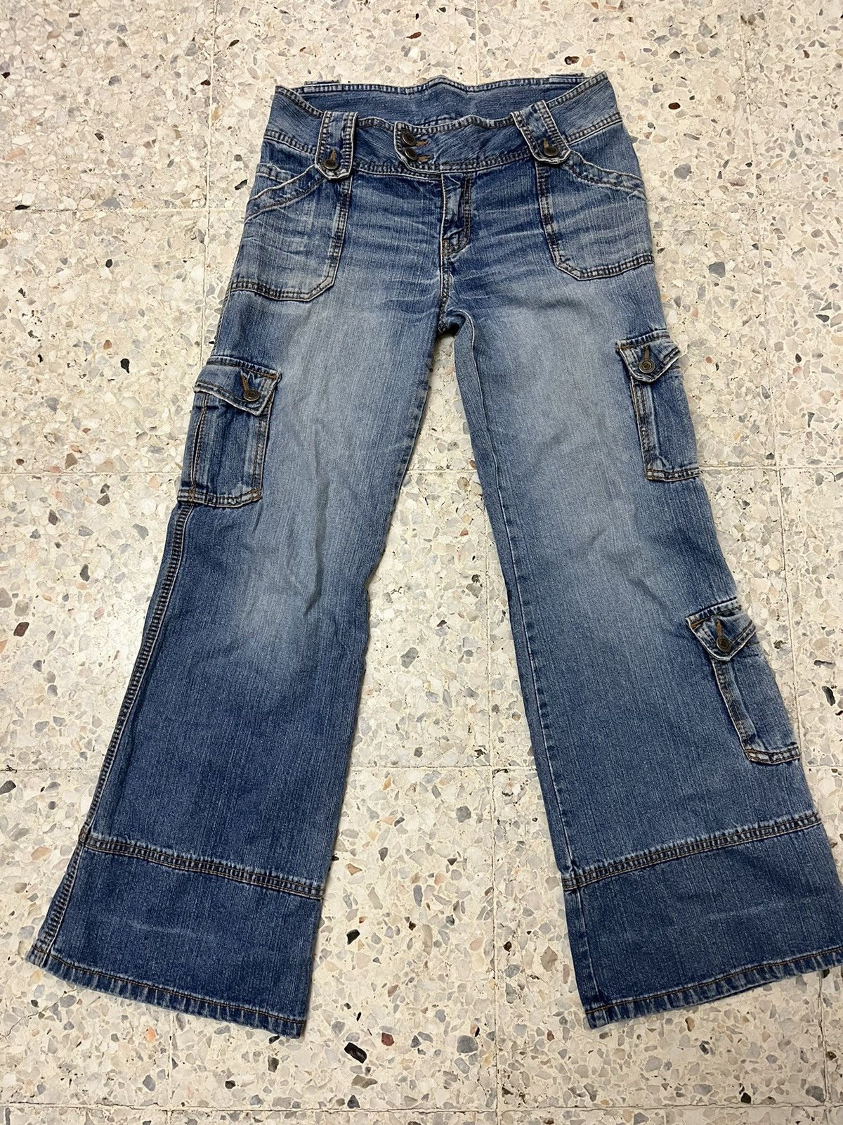 Japanese Brand Japanese brand blue moon blue bell bottom jeans multi pocket Size US 30 / EU 46 - 2 Thumbnail