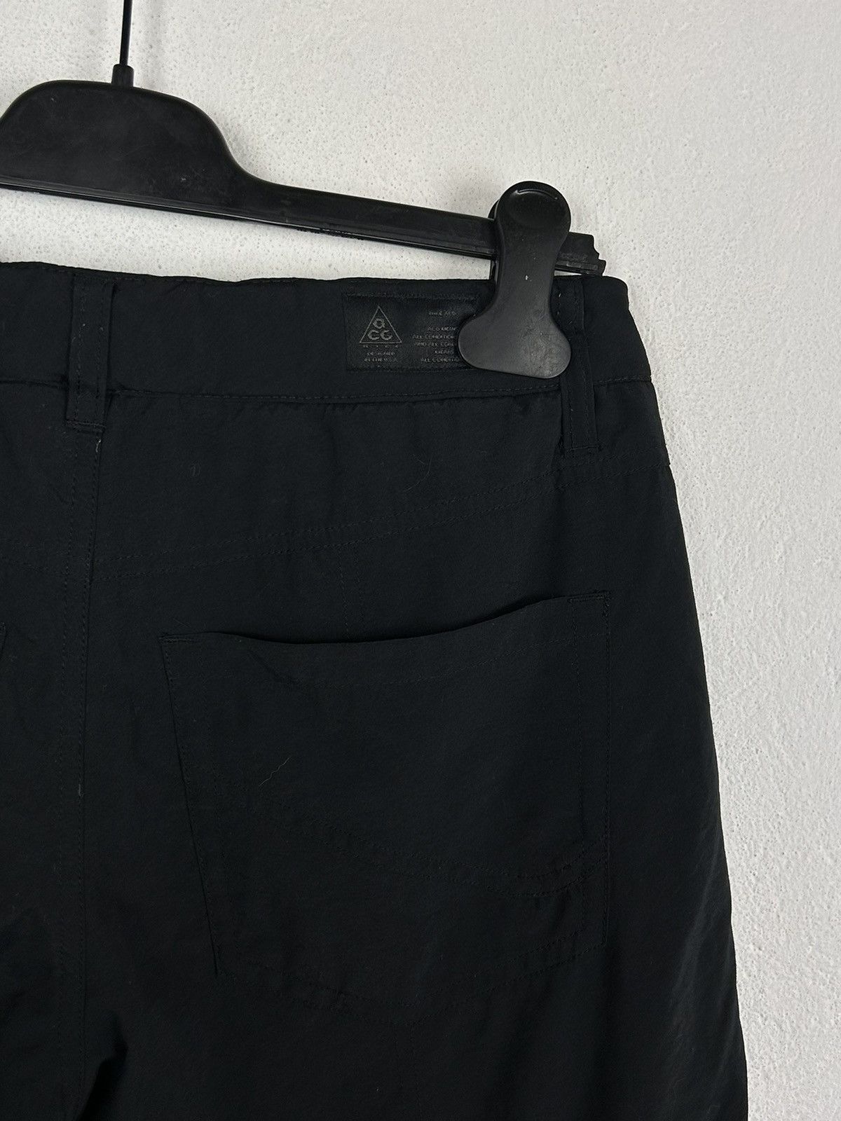 Nike ACG Vintage Nike ACG 2010 Woman's Ski Pants In Black Size 30" / US 8 / IT 44 - 6 Thumbnail