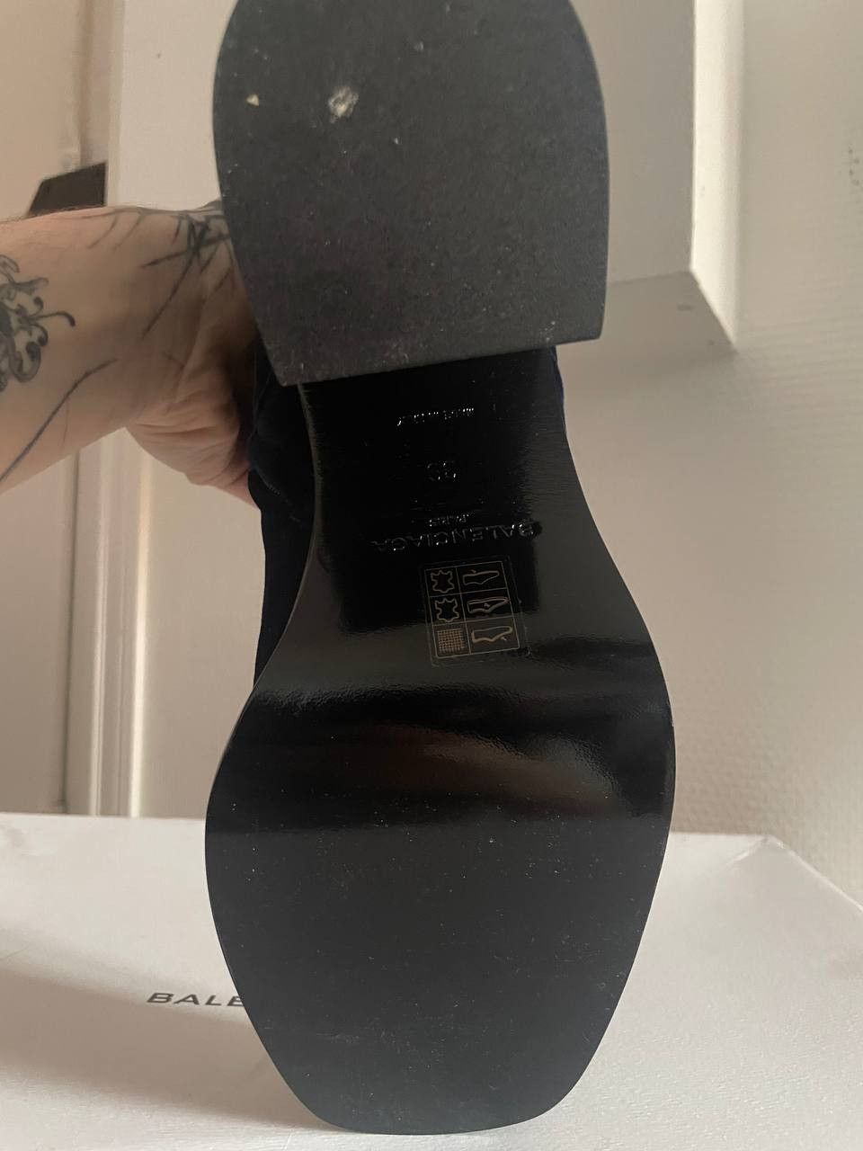 Balenciaga RARE 17SS Heeled velvet boots Size US 7 / EU 40 - 4 Thumbnail